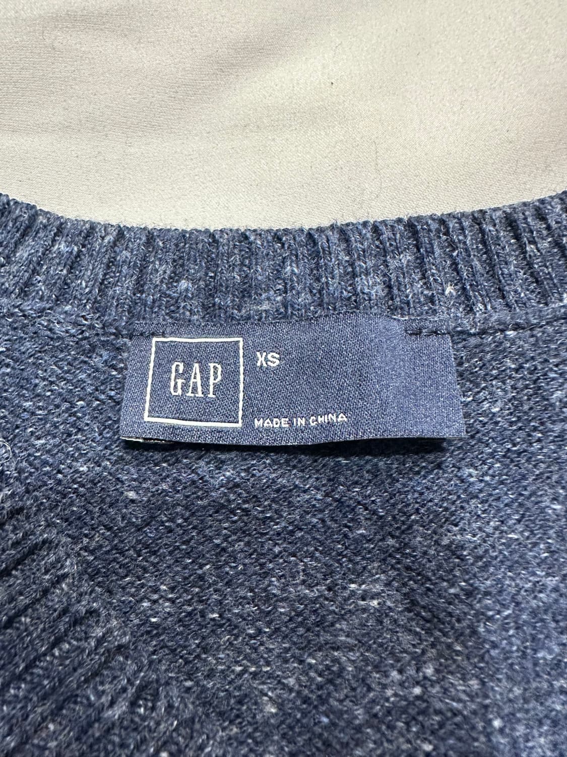 GAP 브이넥 니트 상품이미지3