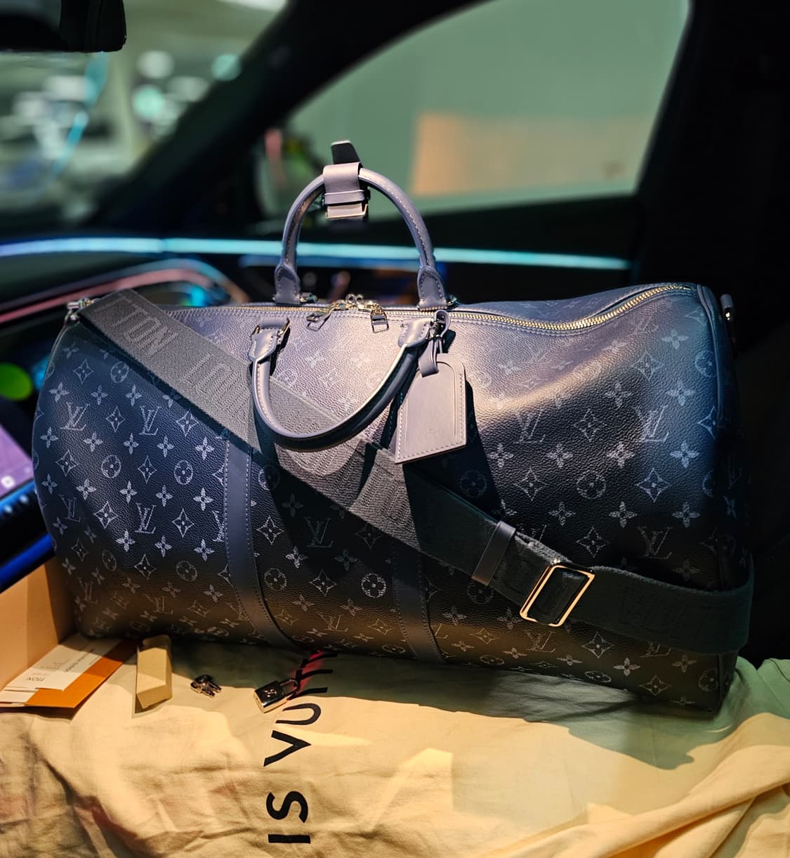 루이비통 퍼렐 한정판 그라데이션 키폴52 블루 (새상품) 상품이미지2