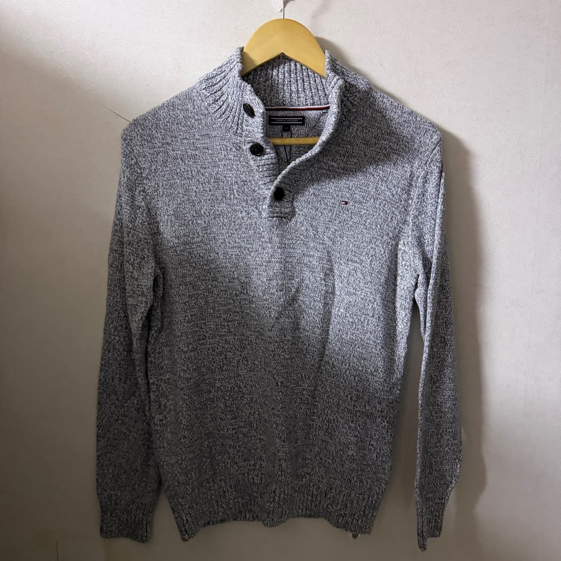 타미힐피거 아크릴 버튼 니트 (66정도) 상품이미지2