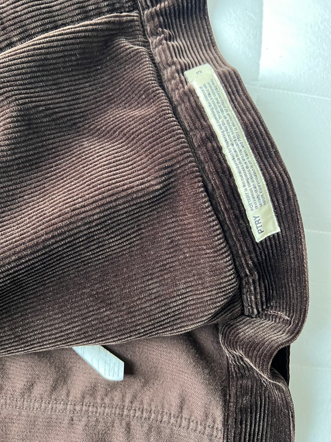 포터리 코듀로이 트러커 자켓 브라운 3사이즈 팝니다. 상품이미지3