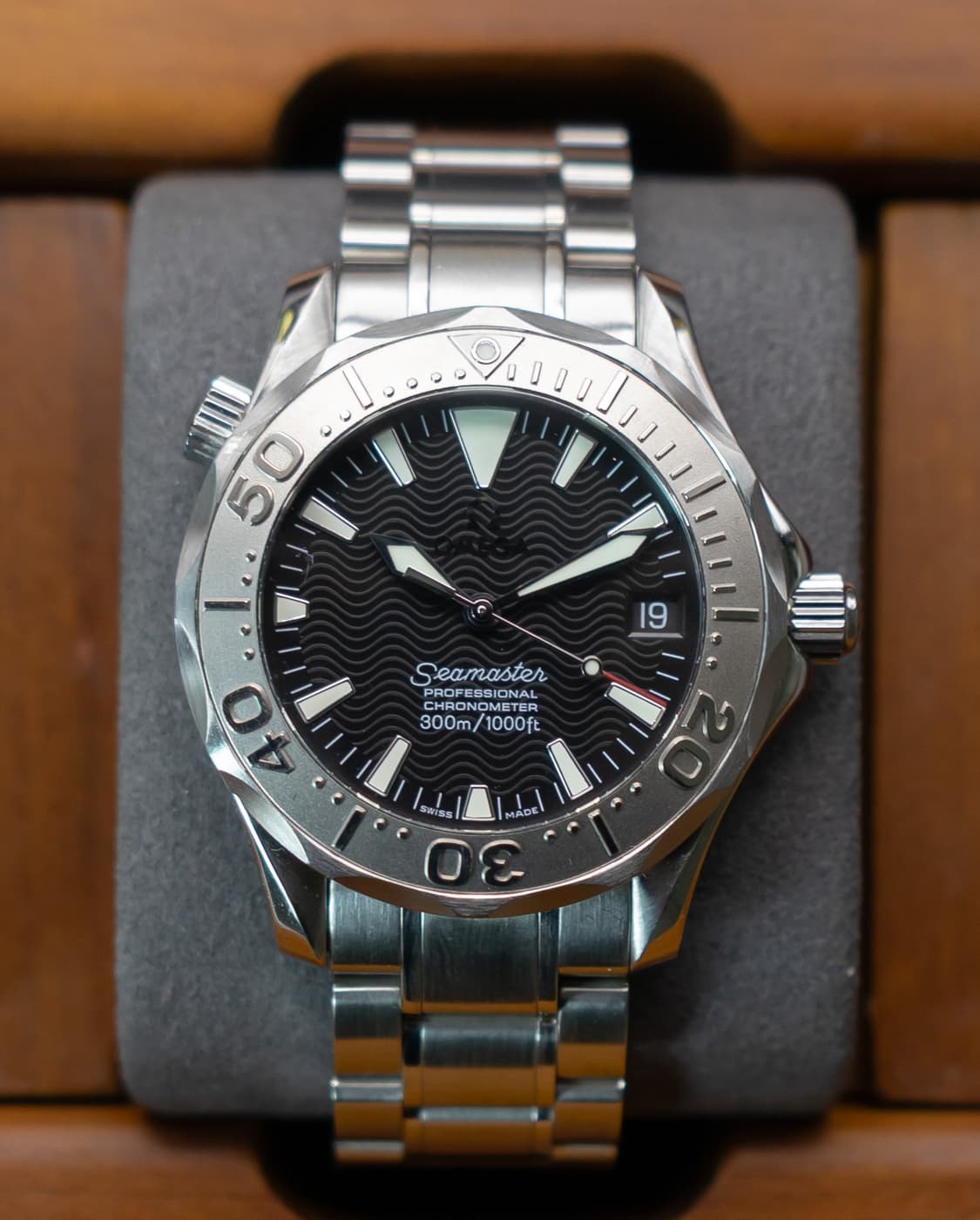 오메가 씨마스터 300 화이트골드 베젤 오토매틱 시계 상품이미지1