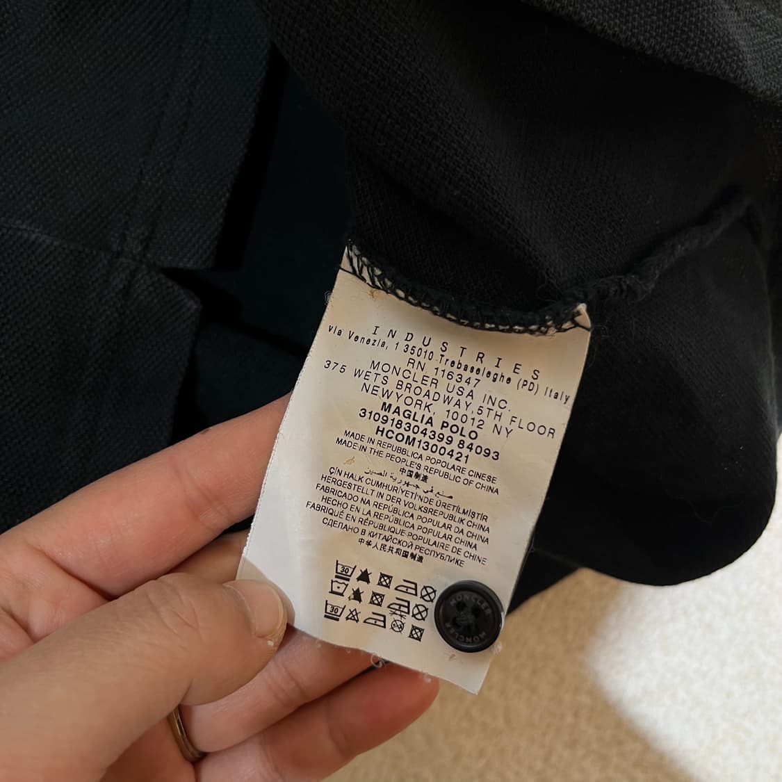 100 몽클레어 23SS 로고 카라넥 반팔 티셔츠 상품이미지4