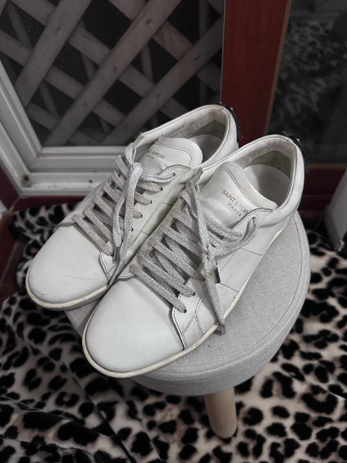 생로랑 뽀뽀 스니커즈 사이즈 42 상품이미지1