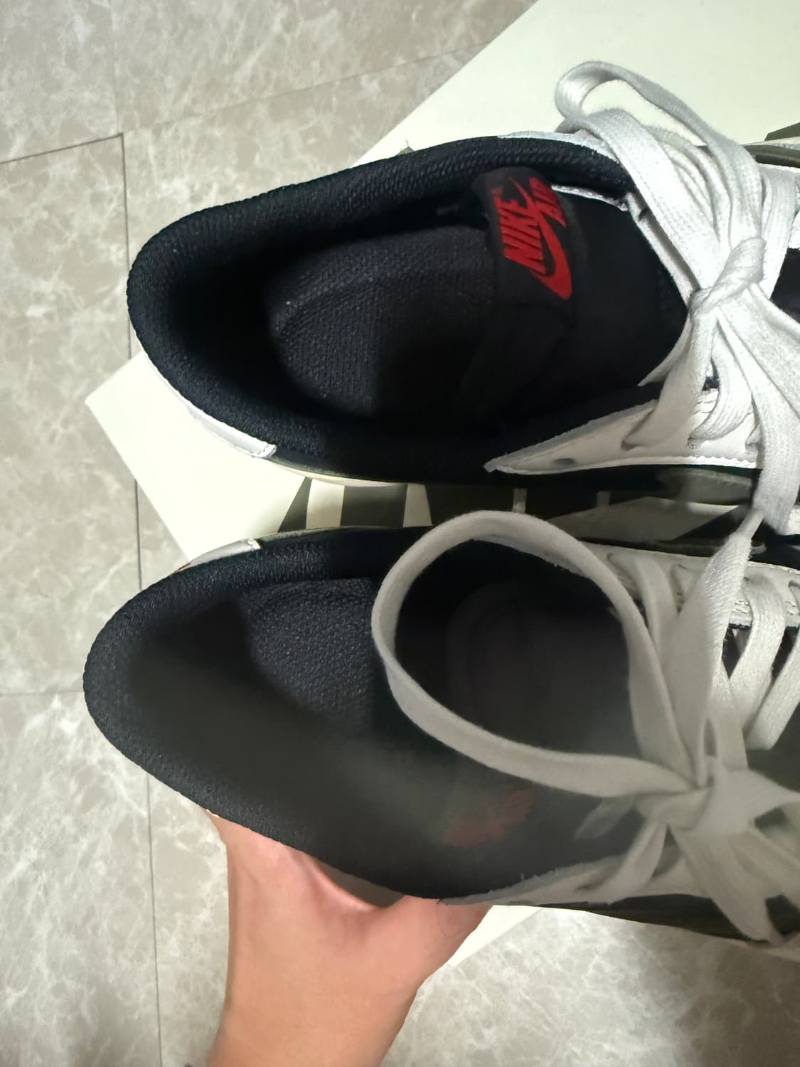 275사이즈 나이키 조던1 트래비스 스캇 로우 미디엄 올리브 상품이미지2