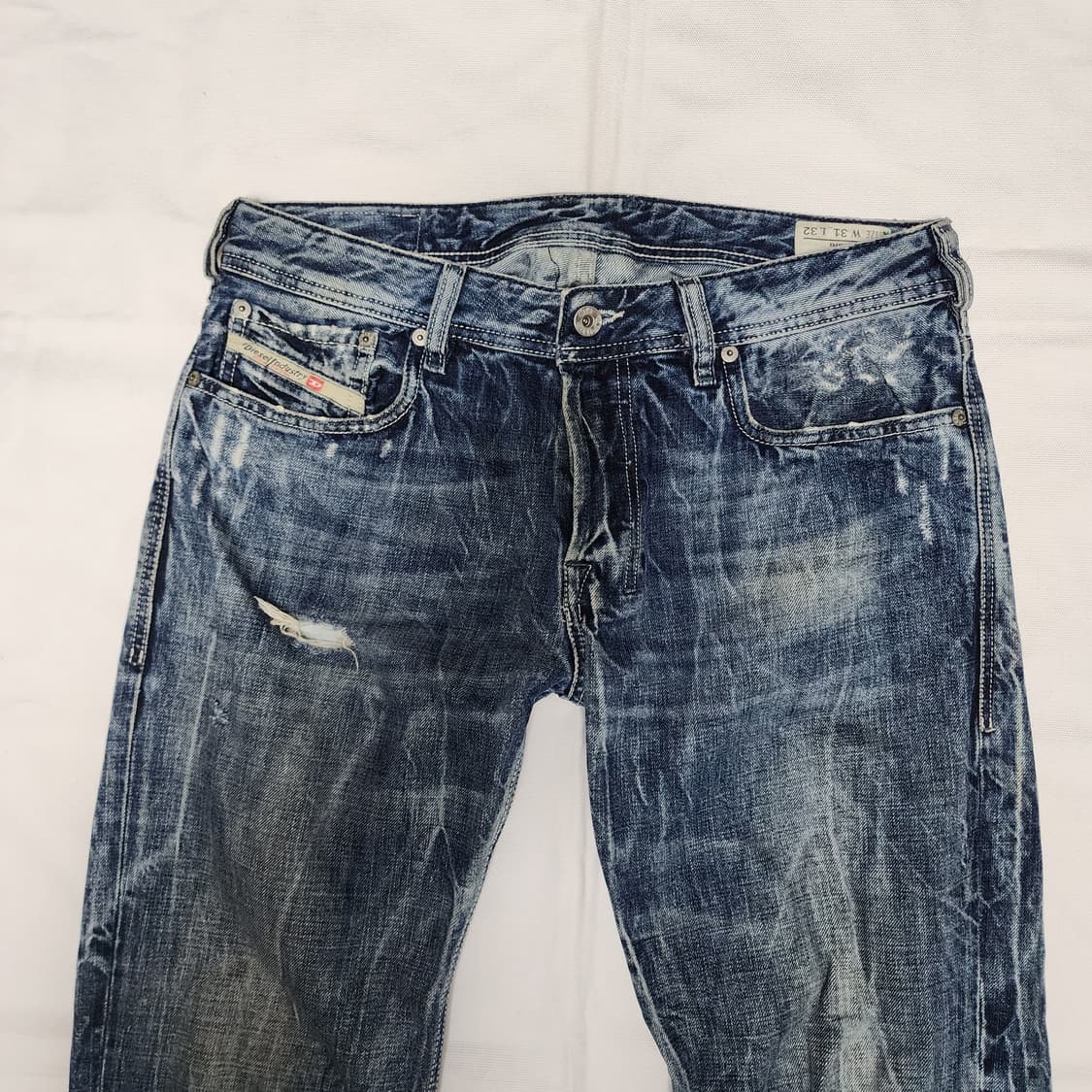 DIESEL ZATINY 컷팅 워시드 데님팬츠 상품이미지4