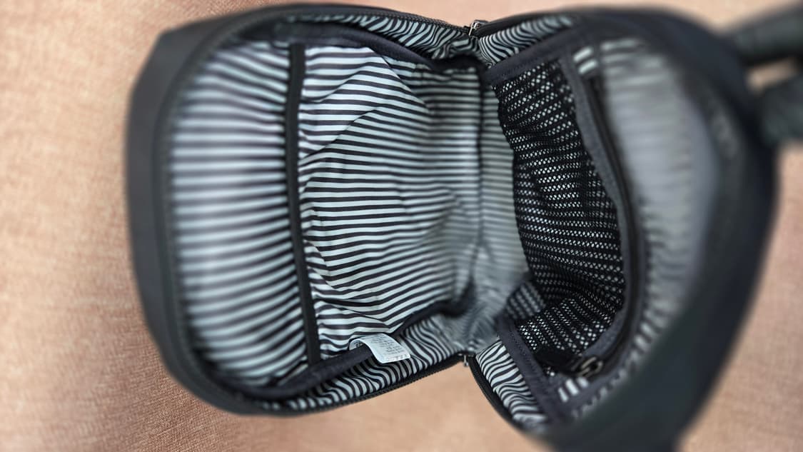 [정품] 아이더(EIDER) 블랙 로고 슬링백 / 상태 최상 / 남녀공용 상품이미지7