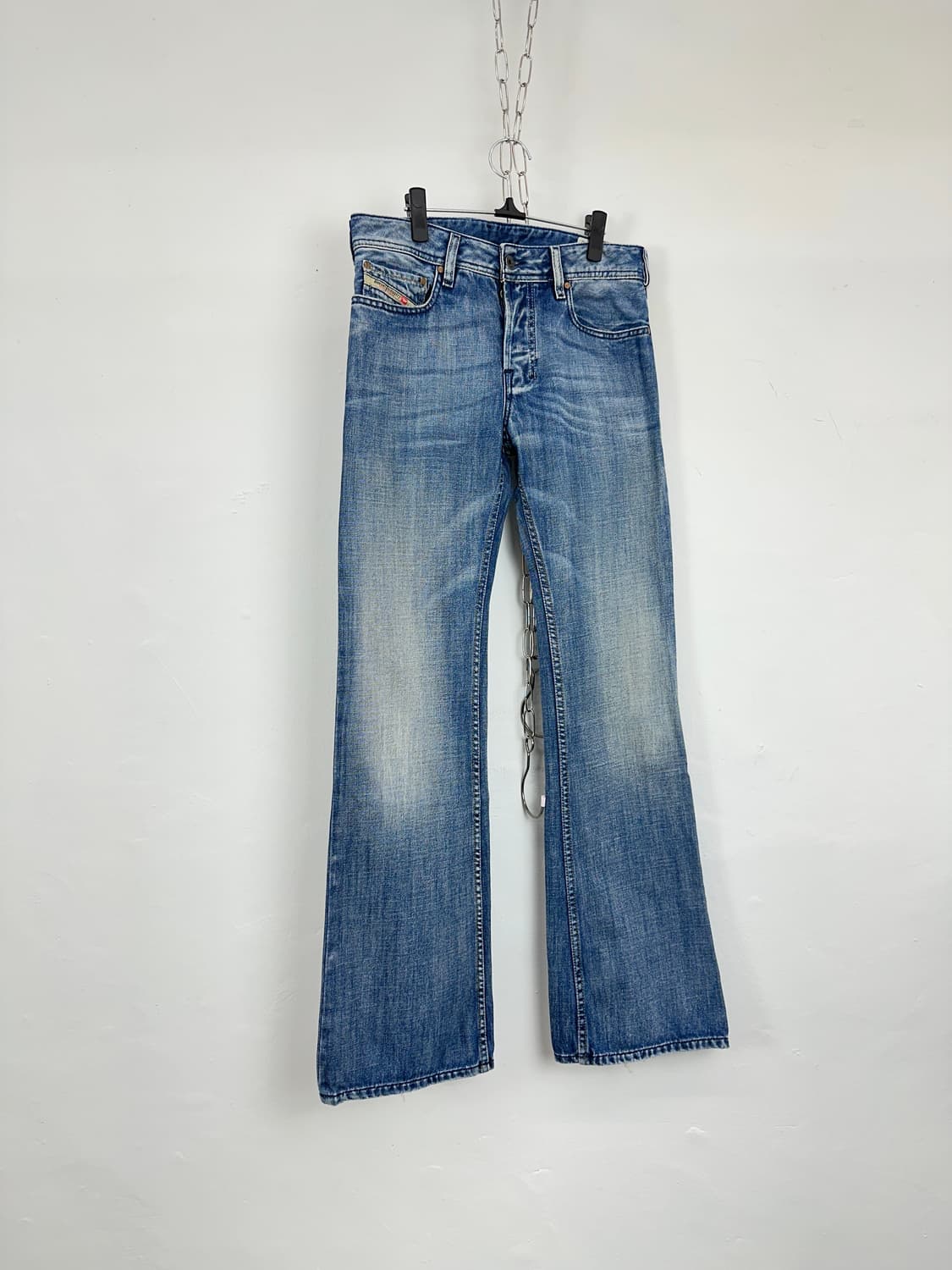 Diesel Distressed Indigo Bootcut Denim 상품이미지5