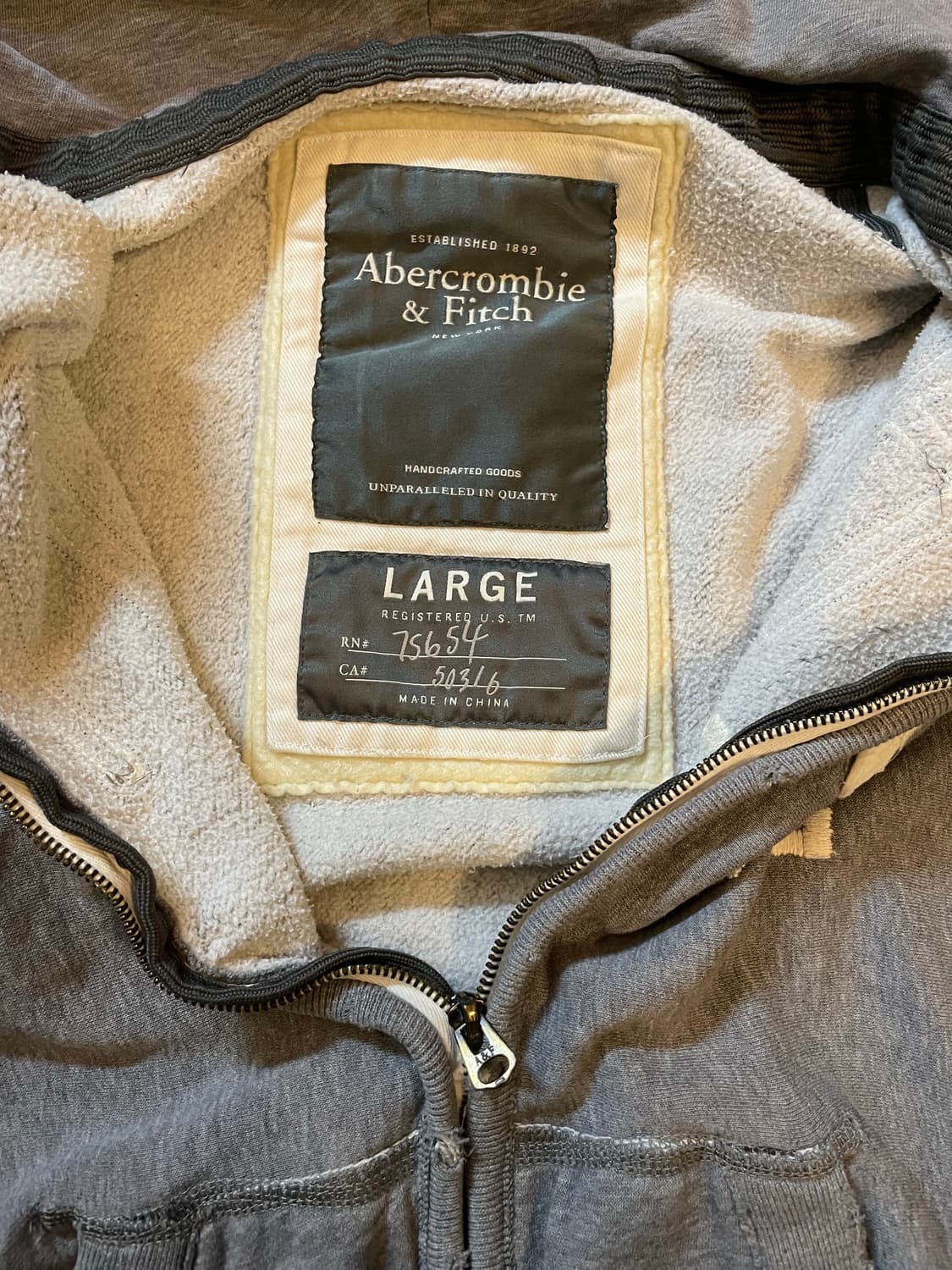 아베크롬비 & 피치 데미지 로고 후드 집업  상품이미지6