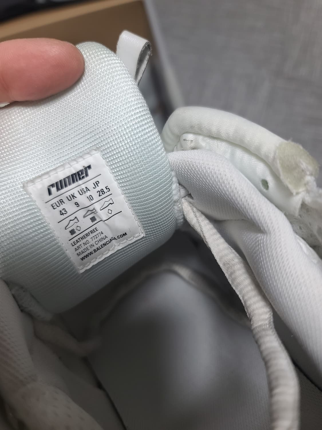 발렌시아가 뉴러너 화이트 43 스니커즈 상품이미지9