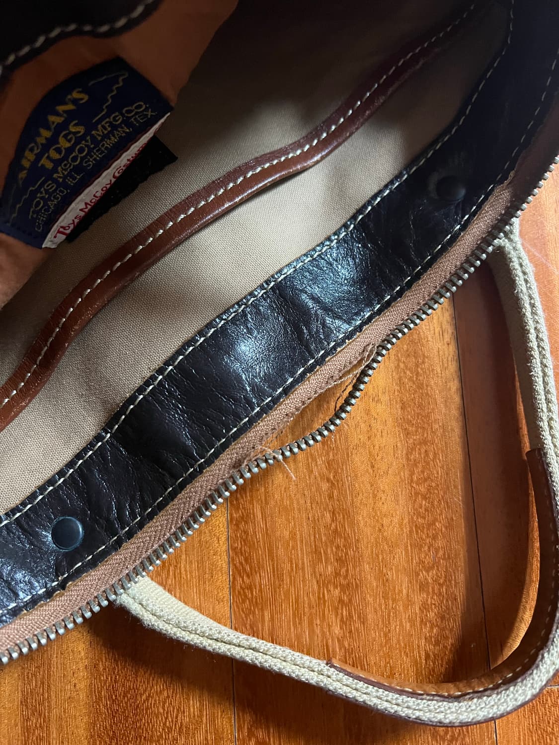 토이즈 맥코이 말가죽 헬멧백 상품이미지4