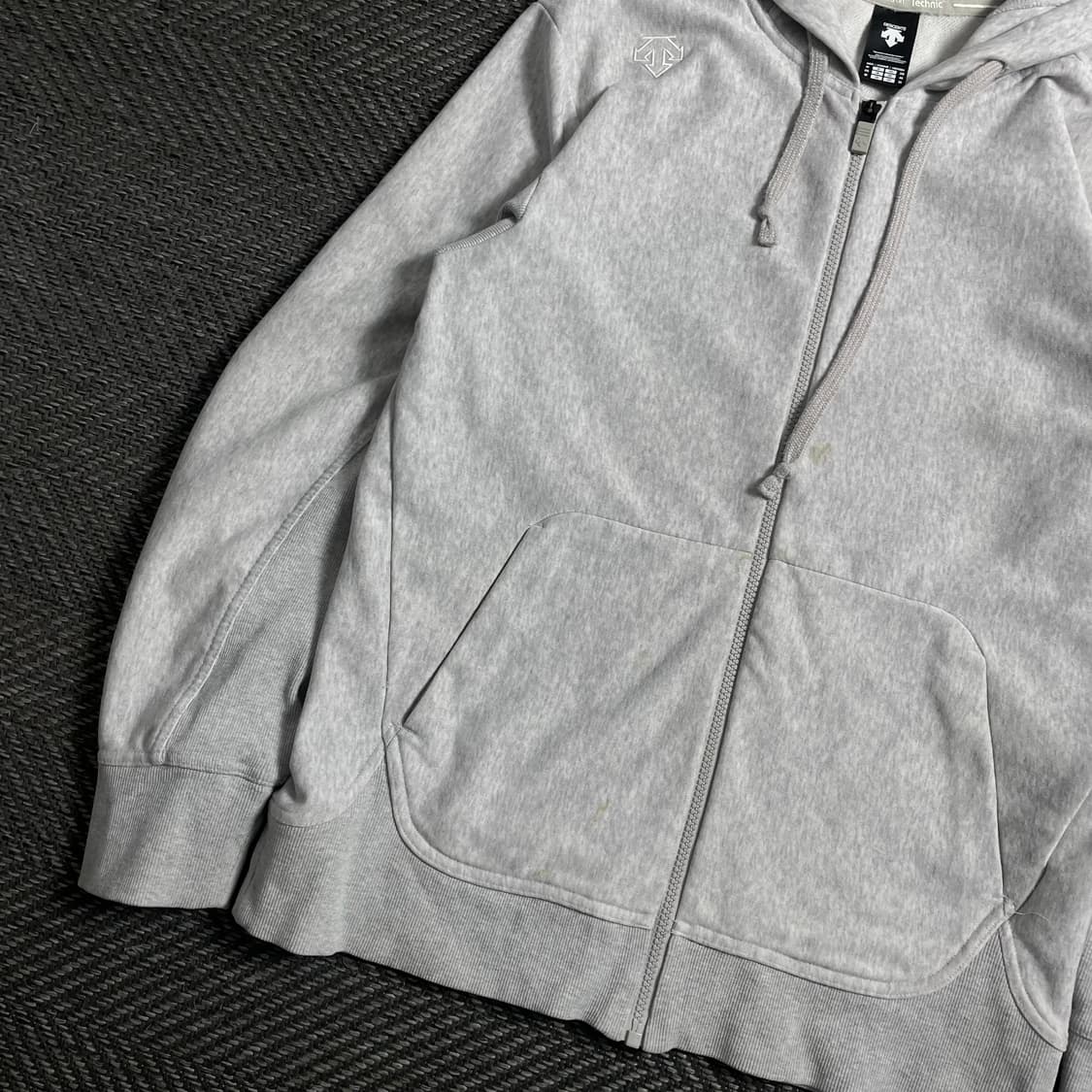 데상트 자수로고 그레이 후드집업 y 4148 상품이미지4