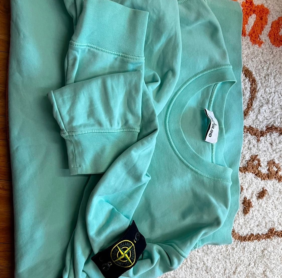 스톤아일랜드 맨투맨 1회 착용 상품이미지1