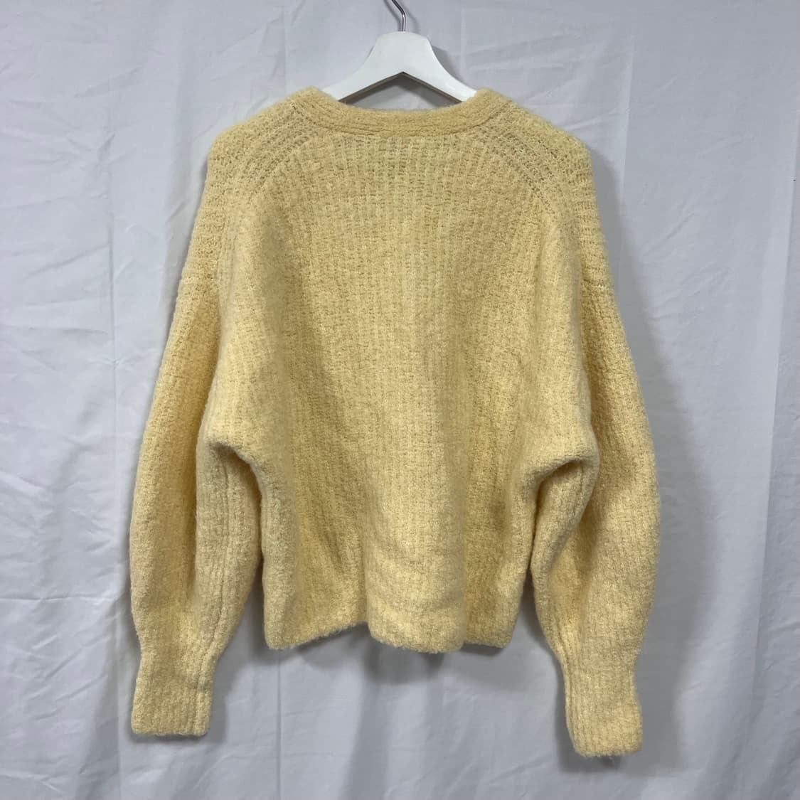 코스(COS) 텍스처드 알파카 블렌드 브이넥 가디건 상품이미지3