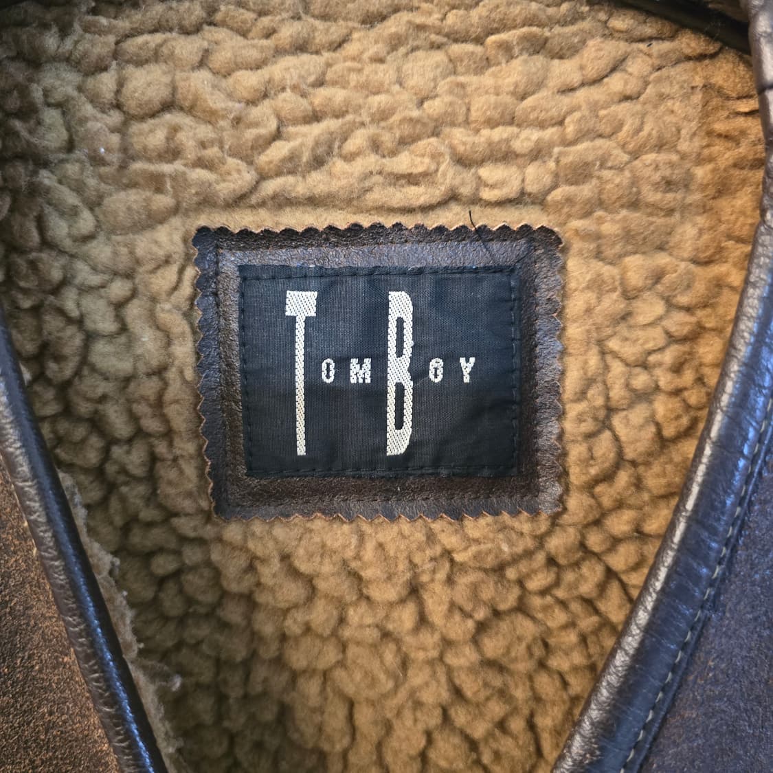 톰보이 양가죽 무스탕 베스트 브라운 상품이미지4