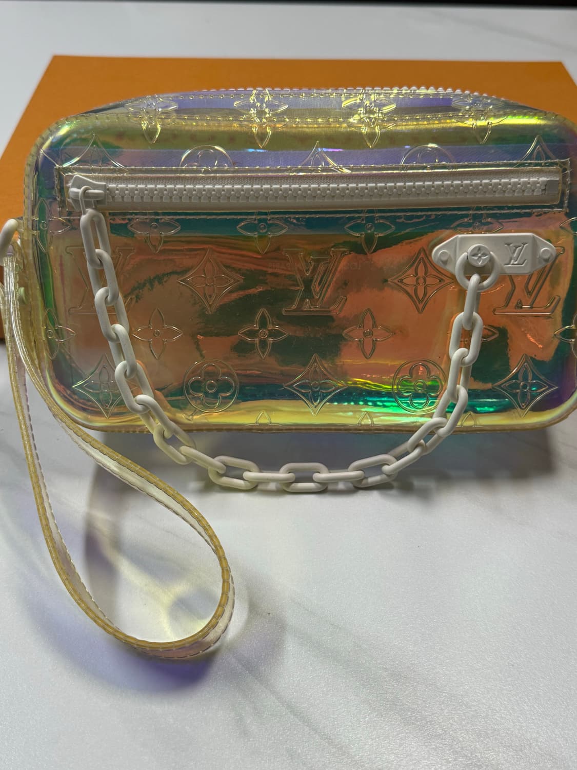 루이비통 포쉐트 볼가 프리즘 한정판 상품이미지3