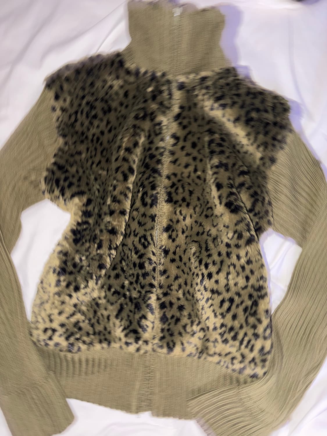 갸루 호피 레오파드 카키 하이넥 니트집업 오네갸루 상품이미지1