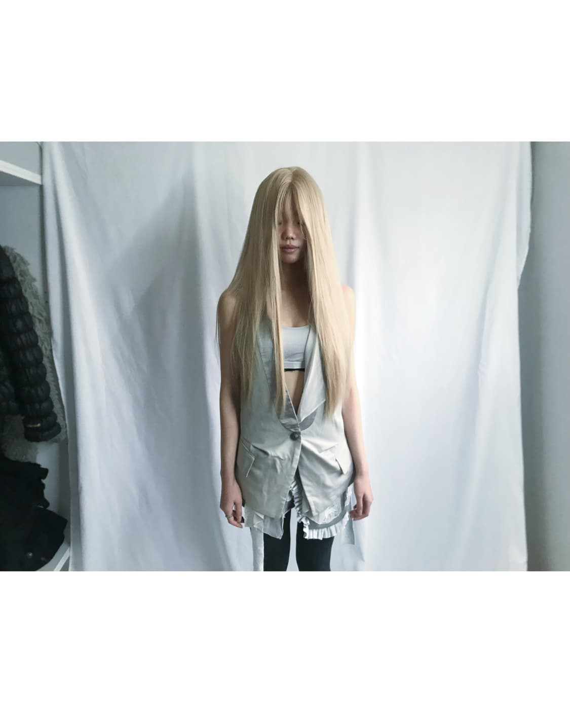 Sliver satin&chiffon layered belted vest 상품이미지1