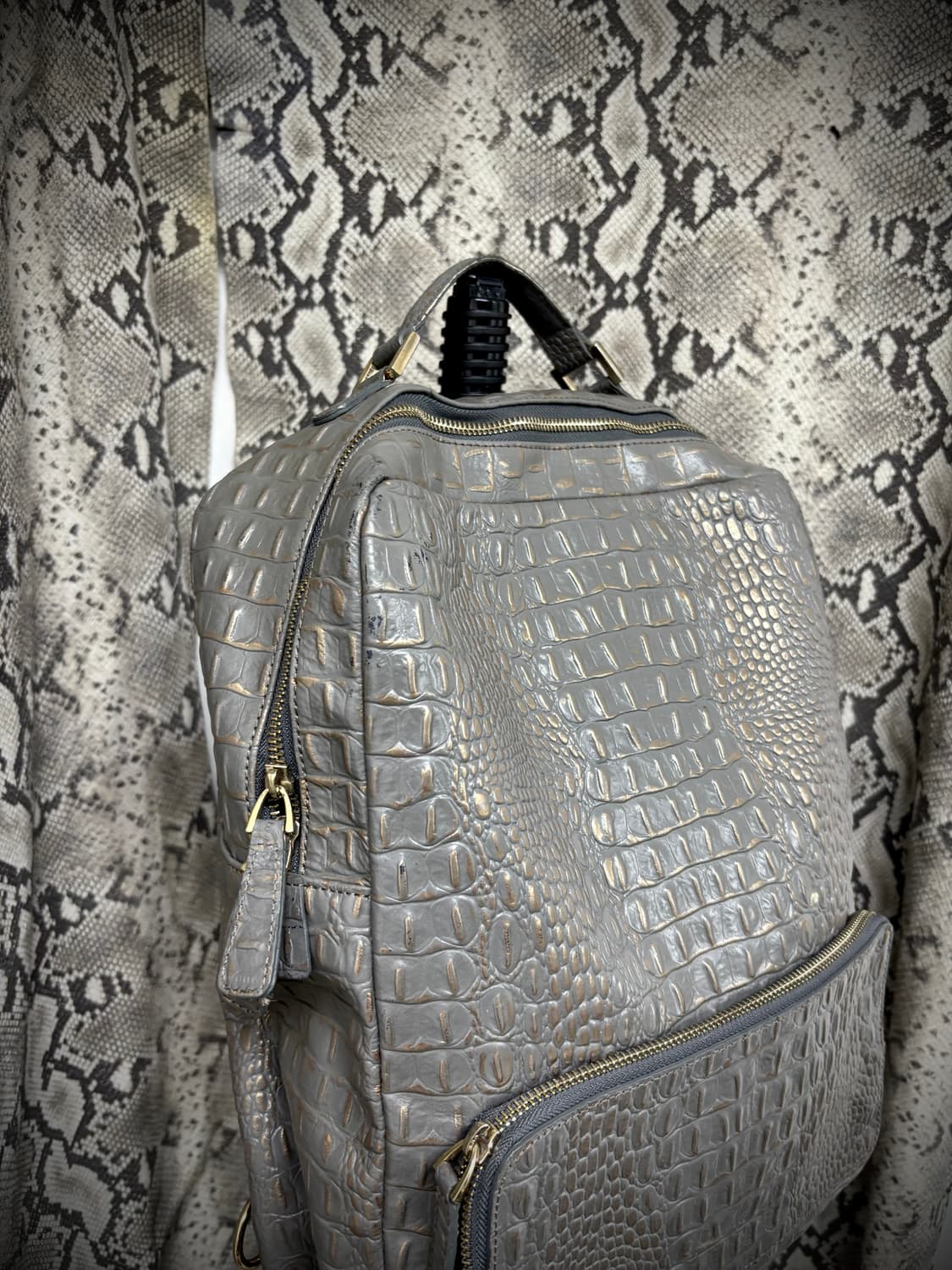 [V-KEI] Metal Crocodile Design BackPack 상품이미지5