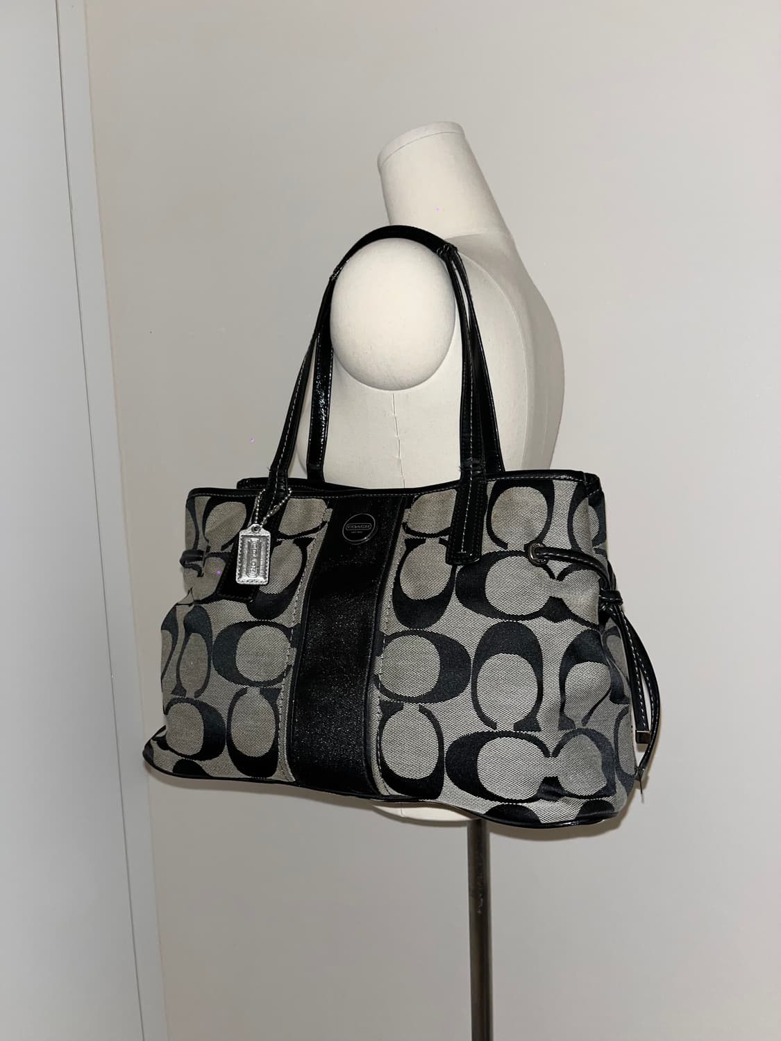 Coach Cookie&cream Shoulder bag 상품이미지3