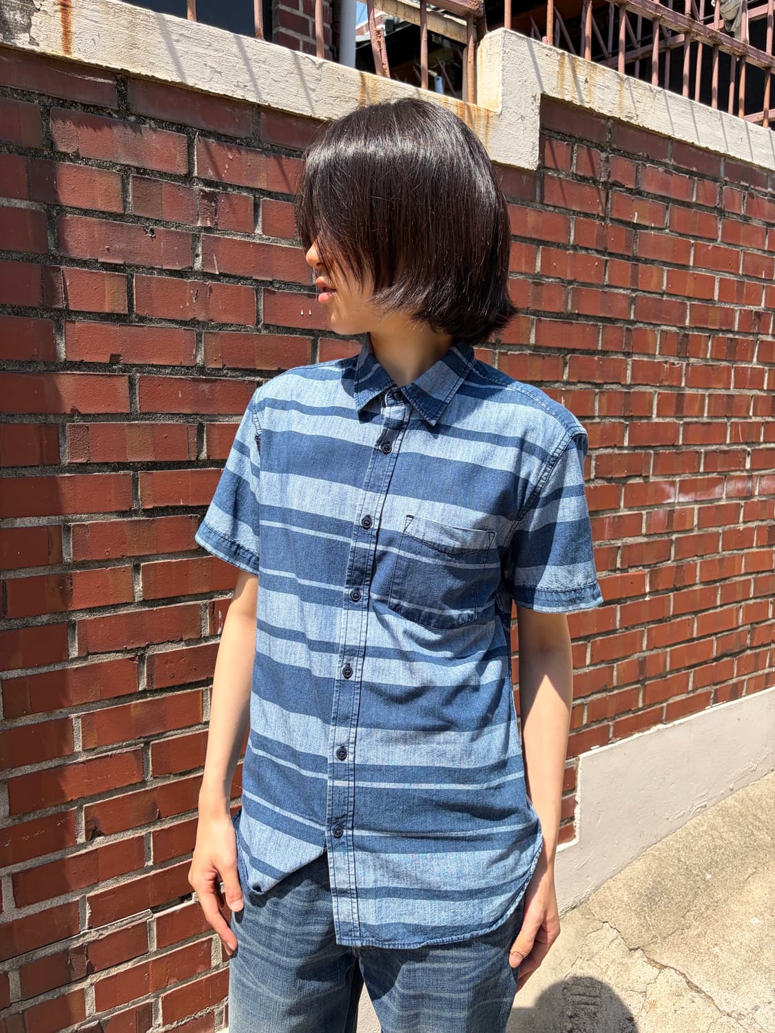 GAP 데님 스트라이프 반팔 셔츠 상품이미지2