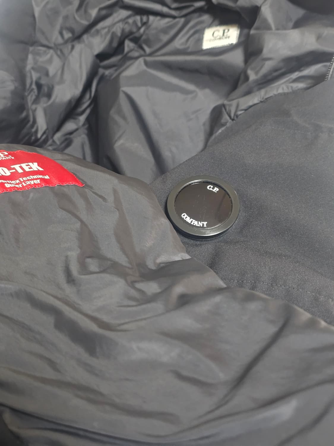 CP 컴퍼니 렌즈 소프트쉘 자켓(105사이즈) 상품이미지5