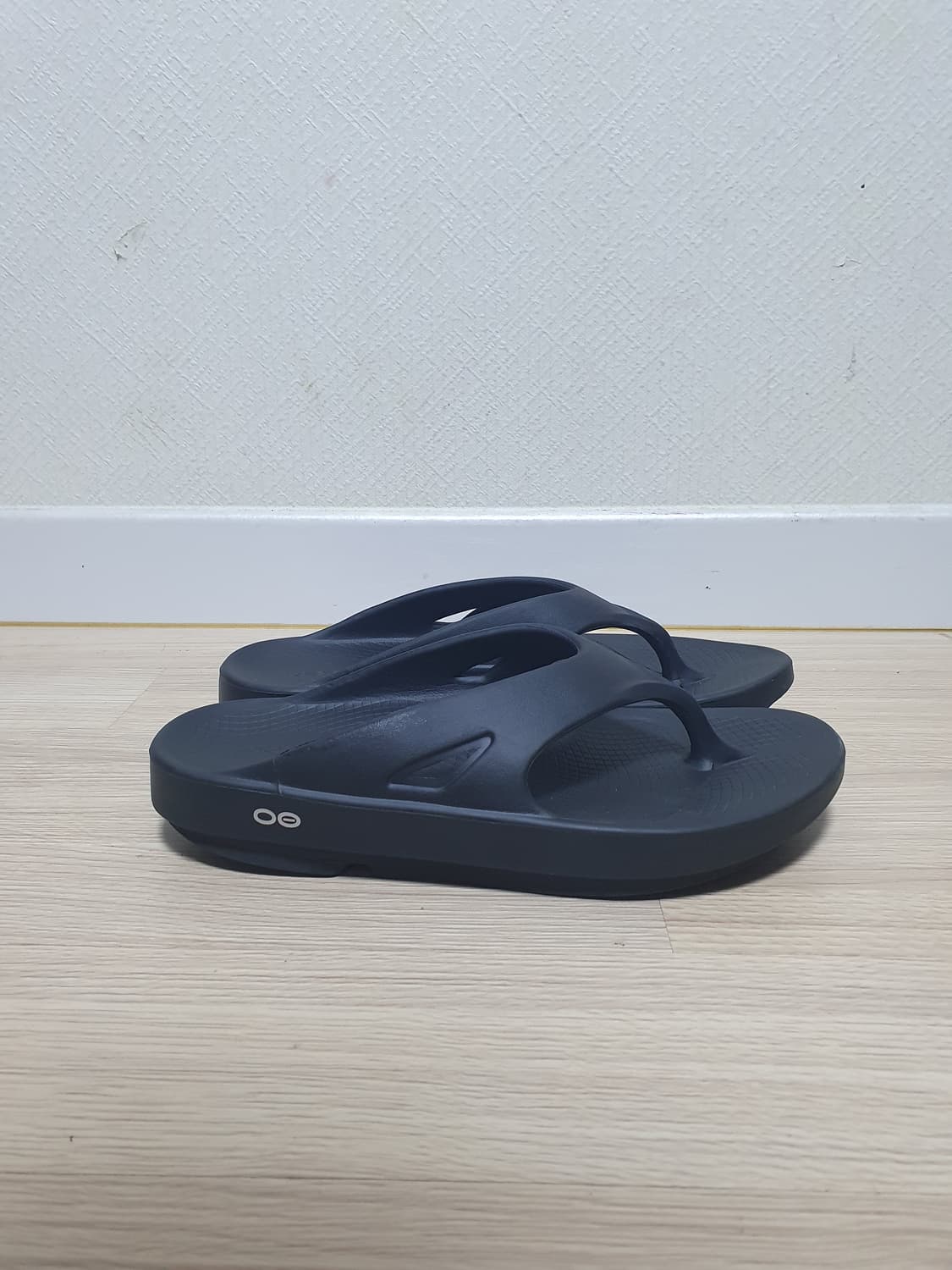 OOFOS 우포스 블랙 쪼리 270 상품이미지1