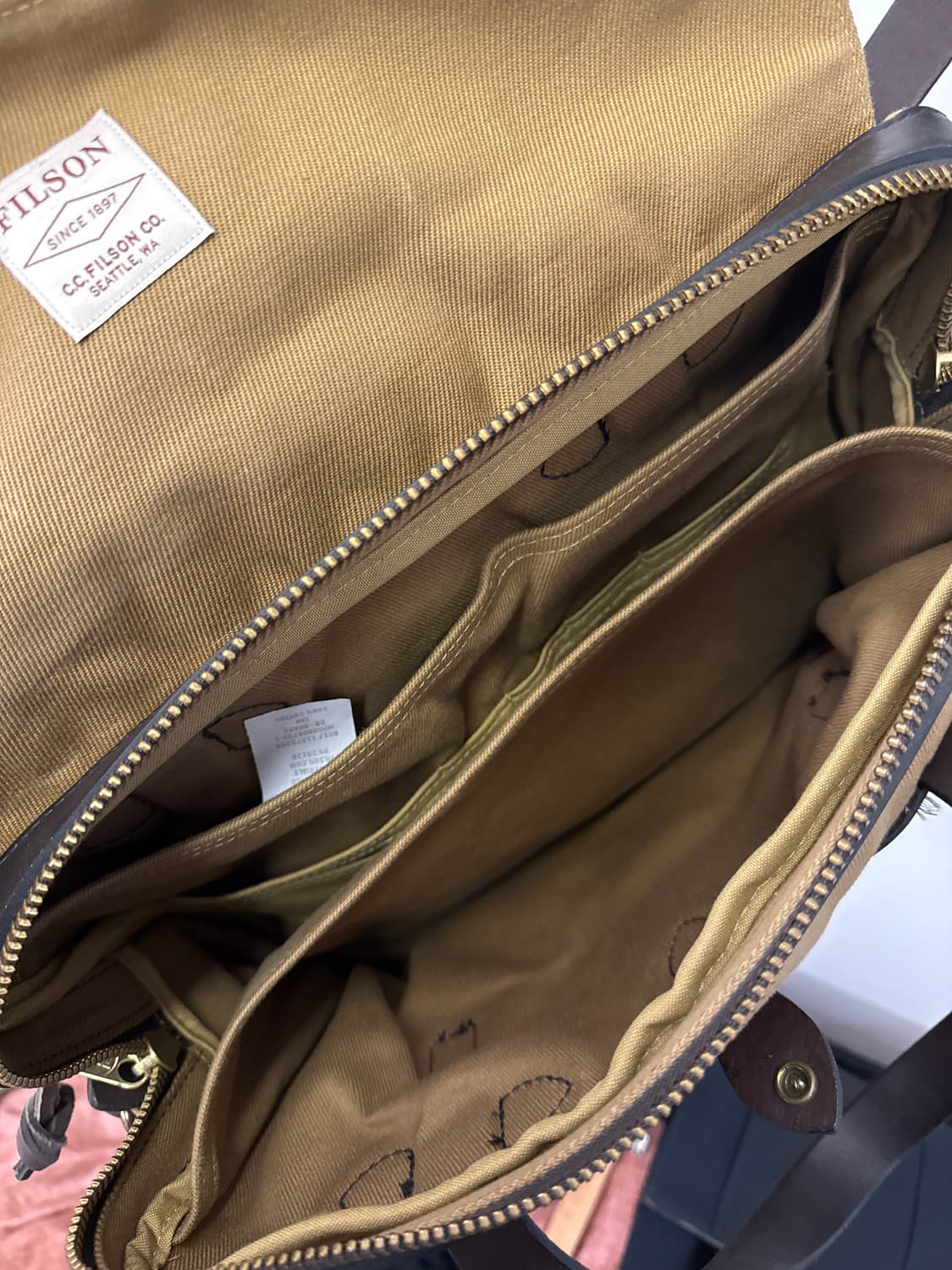 필슨 256 브리프케이스 탄 상품이미지5