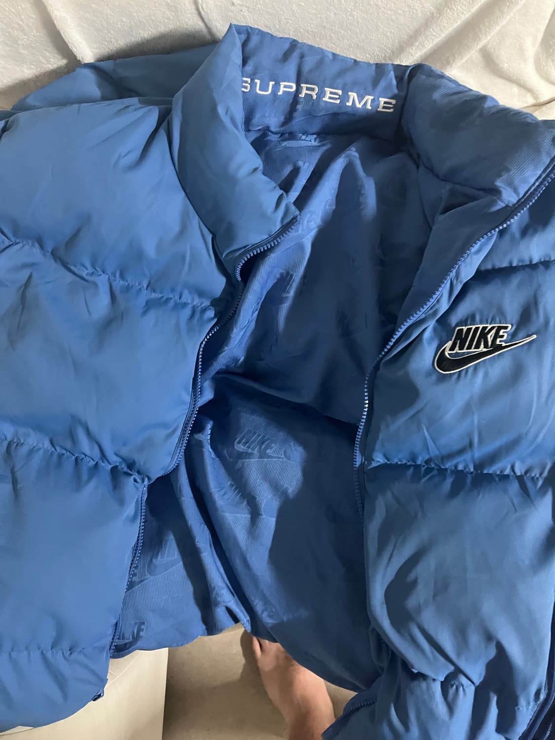 슈프림 나이키 리버시블 패딩 판매합니다 상품이미지4