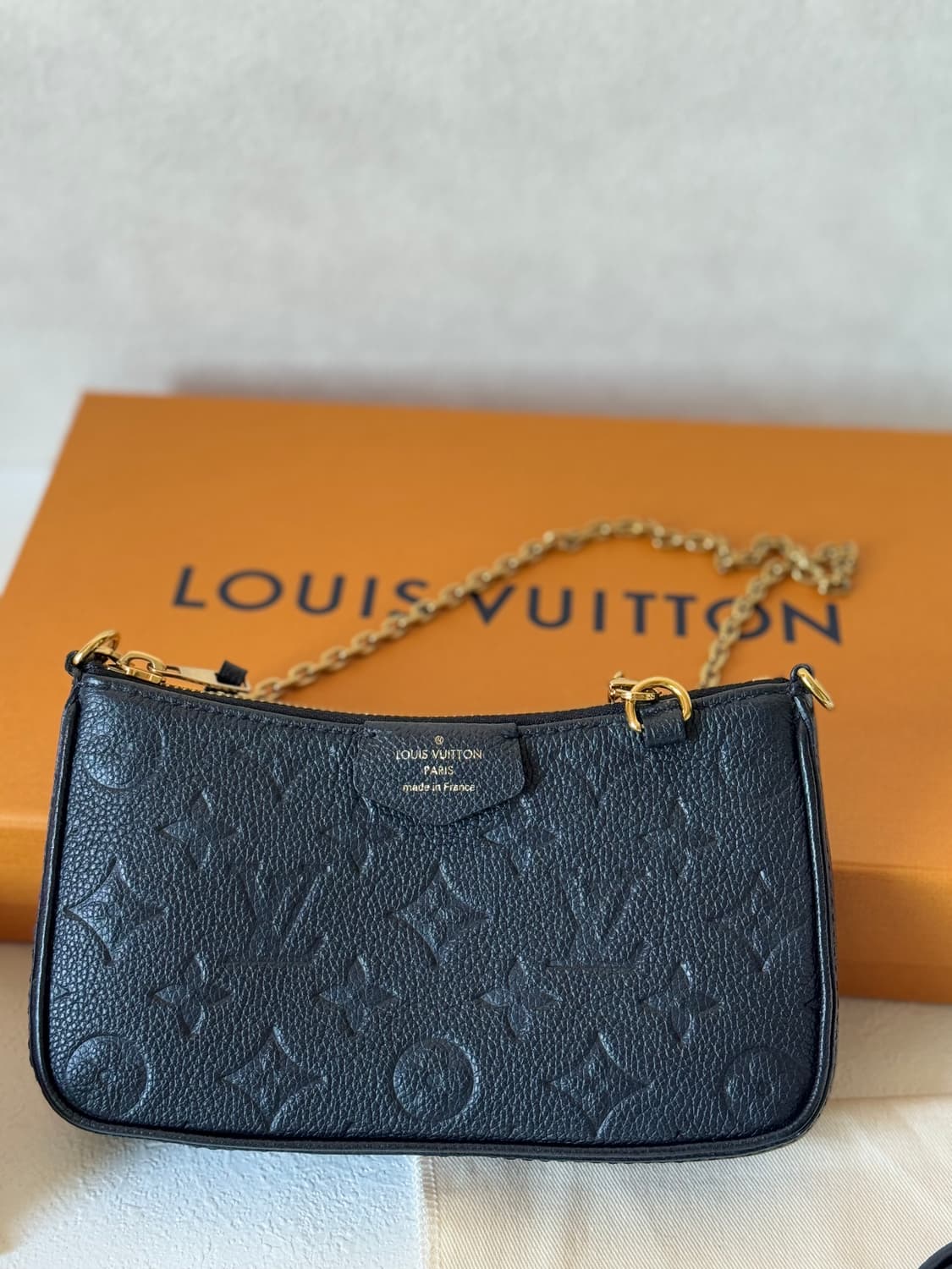 루이비통 모노그램 앙프렝뜨 포쉐트 악세수아 블랙 상품이미지9