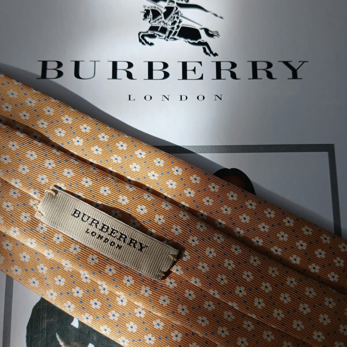 버버리 실크 브라운 플라워 도트 넥타이 9.6cm A등급 A19591
 상품이미지7