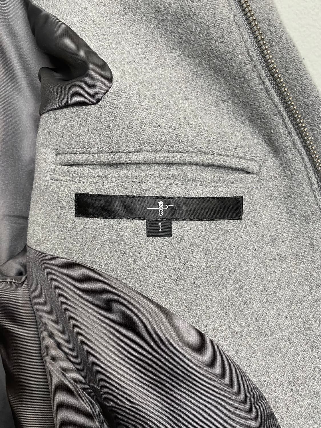 노아이디 지퍼 하이넥 자켓 상품이미지5