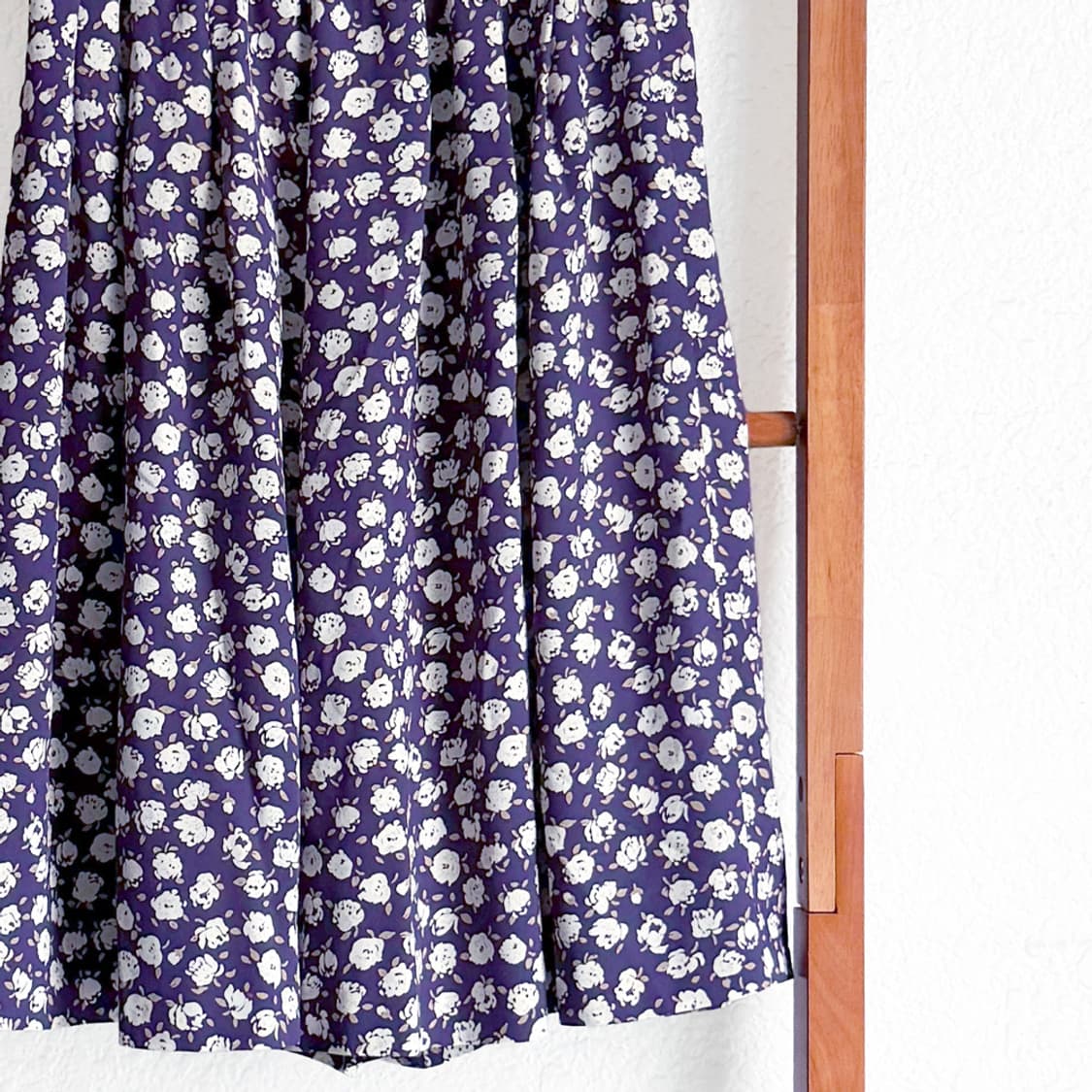 잔꽃 플레어 네이비 팬츠 상품이미지3