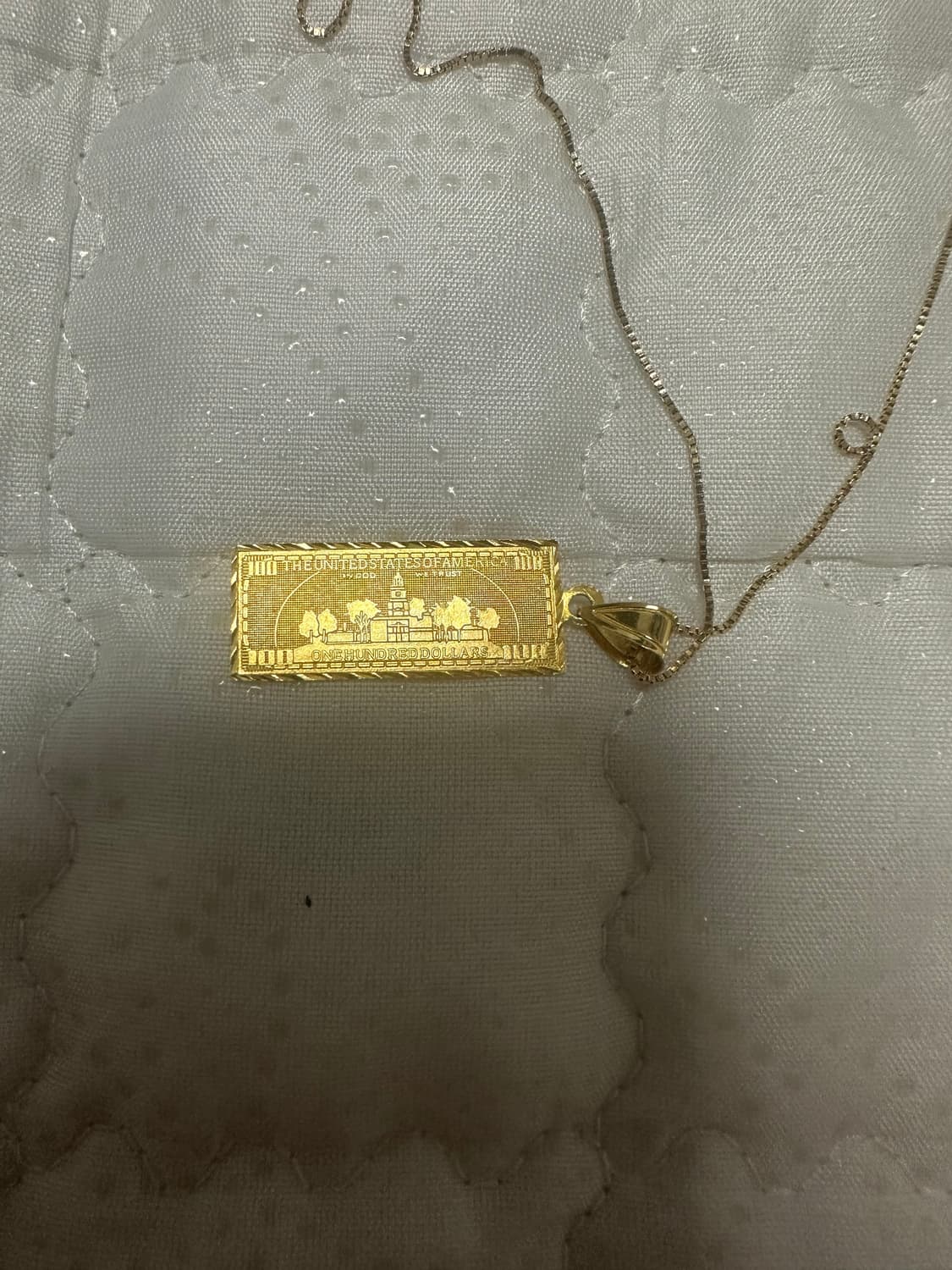 슈프림 Supreme 100 Dollar Bill Gold Pendant 상품이미지3