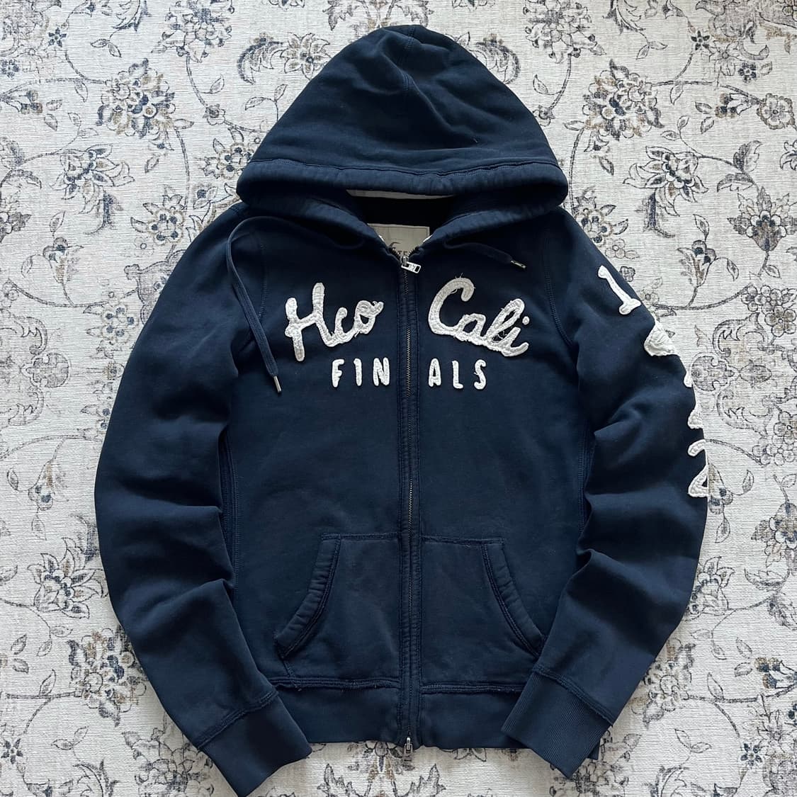 홀리스터 로고 패치 후드집업 상품이미지1