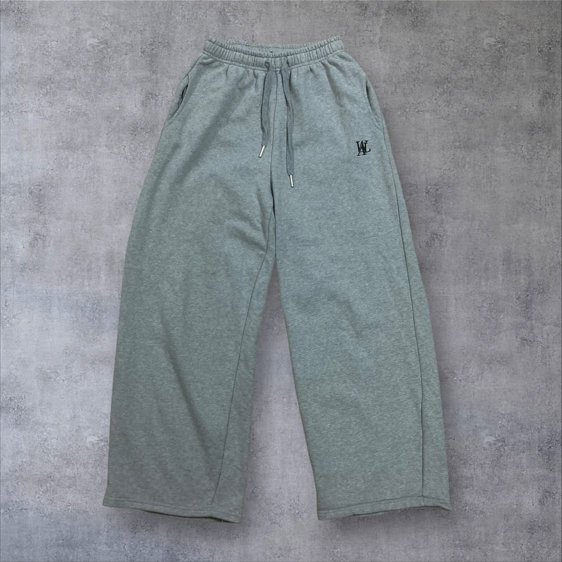 우알롱 스몰 로고 와이드 핏 스웻 팬츠 상품이미지1