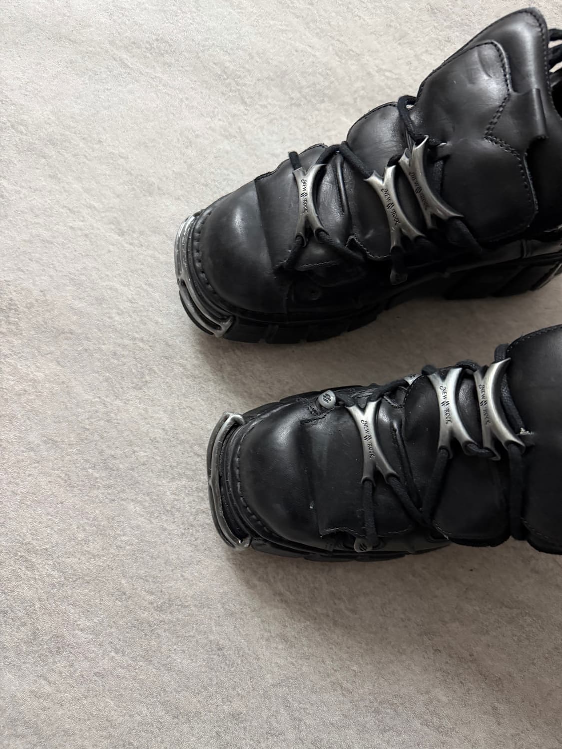 뉴락 메탈릭 앵클부츠 상품이미지3