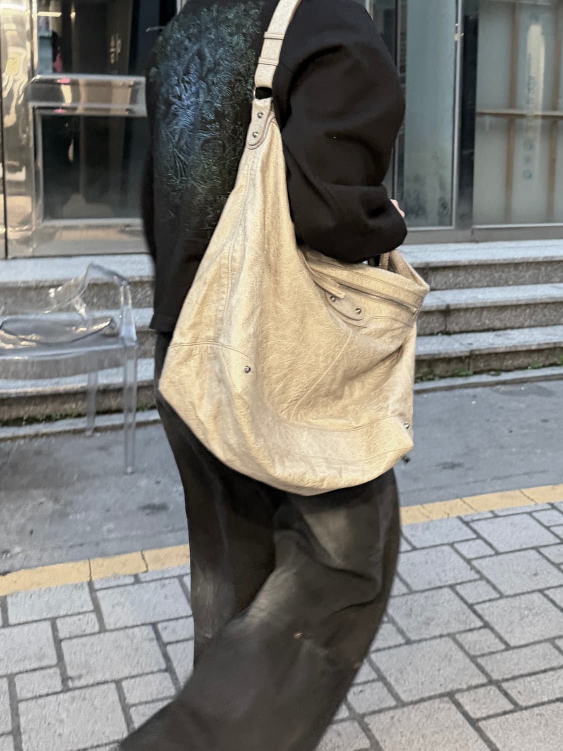 발렌시아가 아레나 레더 클래식 쿠리에 크로스백 상품이미지2