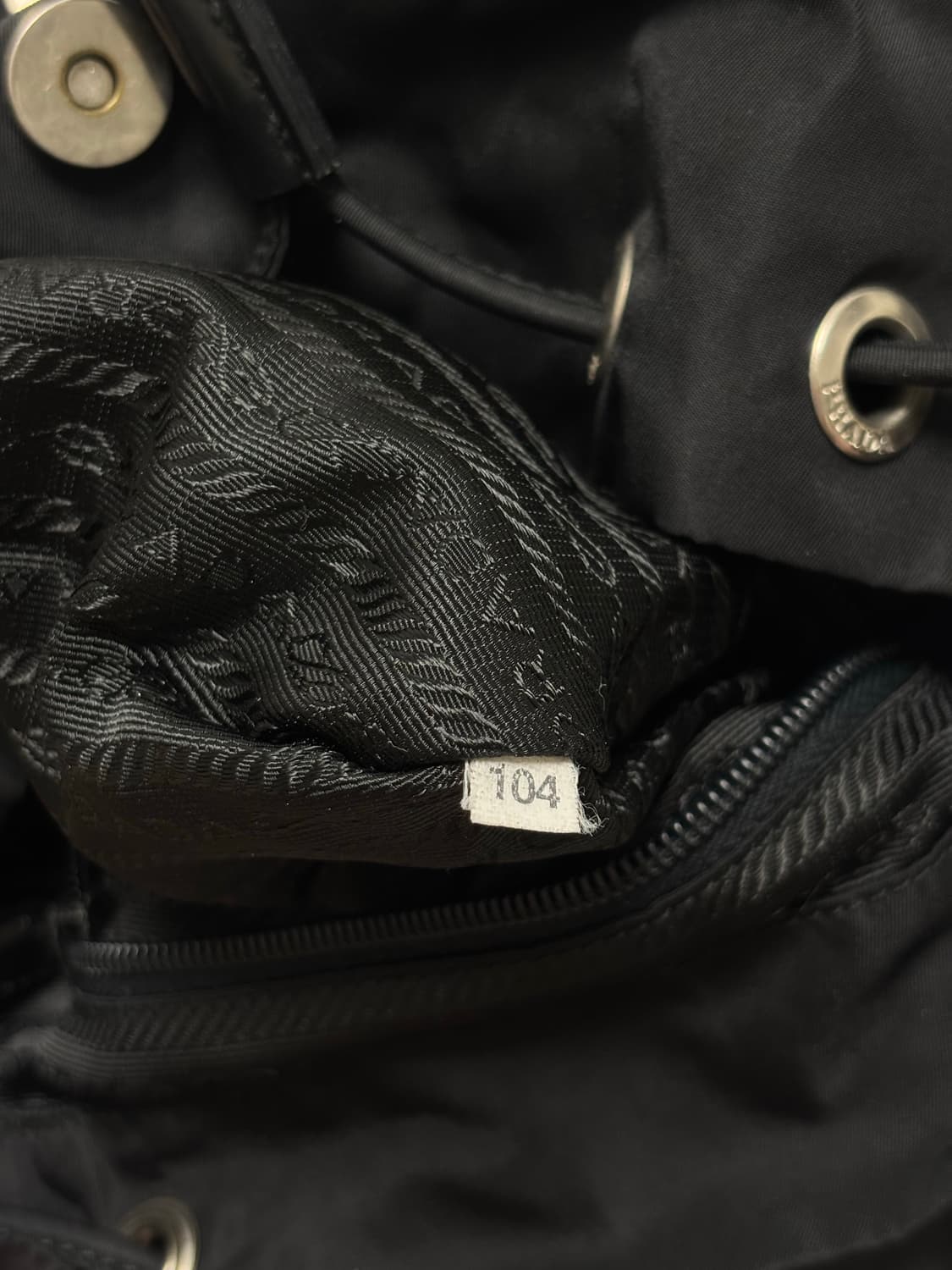 정품 프라다 블랙 나일론 백팩 스몰 상품이미지6