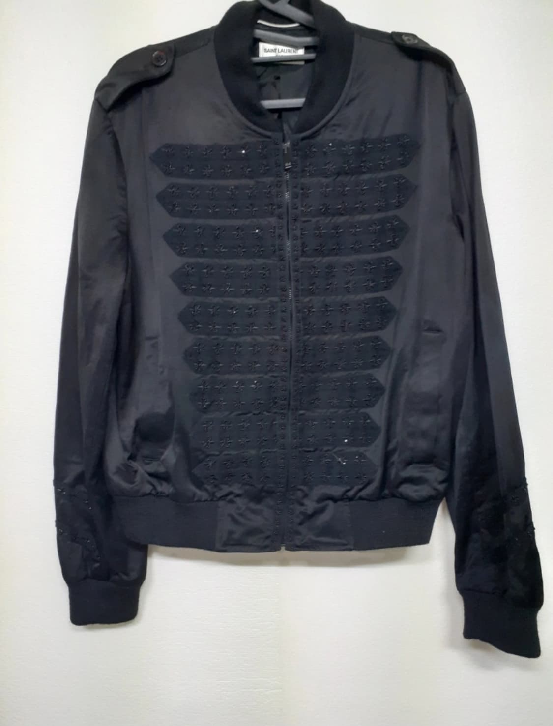 생로랑 오피서 새틴 봄버 m 상품이미지3