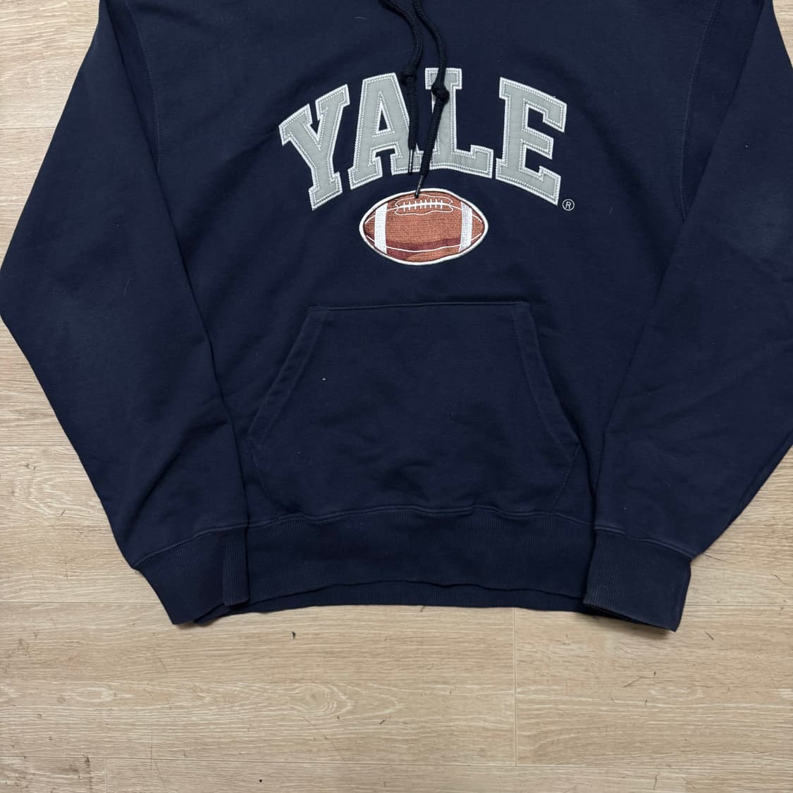 예일 자수로고 후드티 상품이미지3