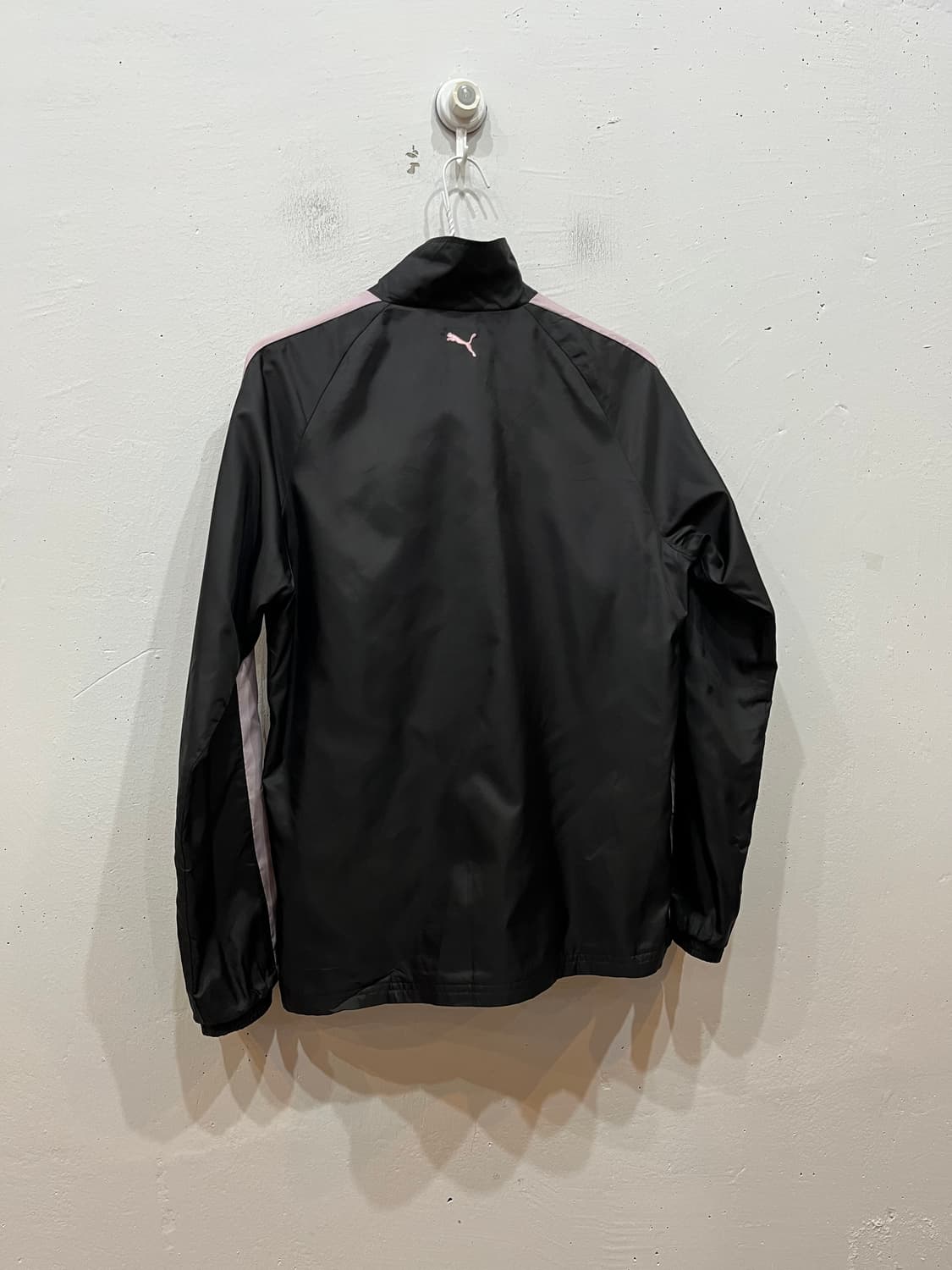 PUMA 퓨마 재팬 핑크로고 바람막이 자켓 상품이미지3
