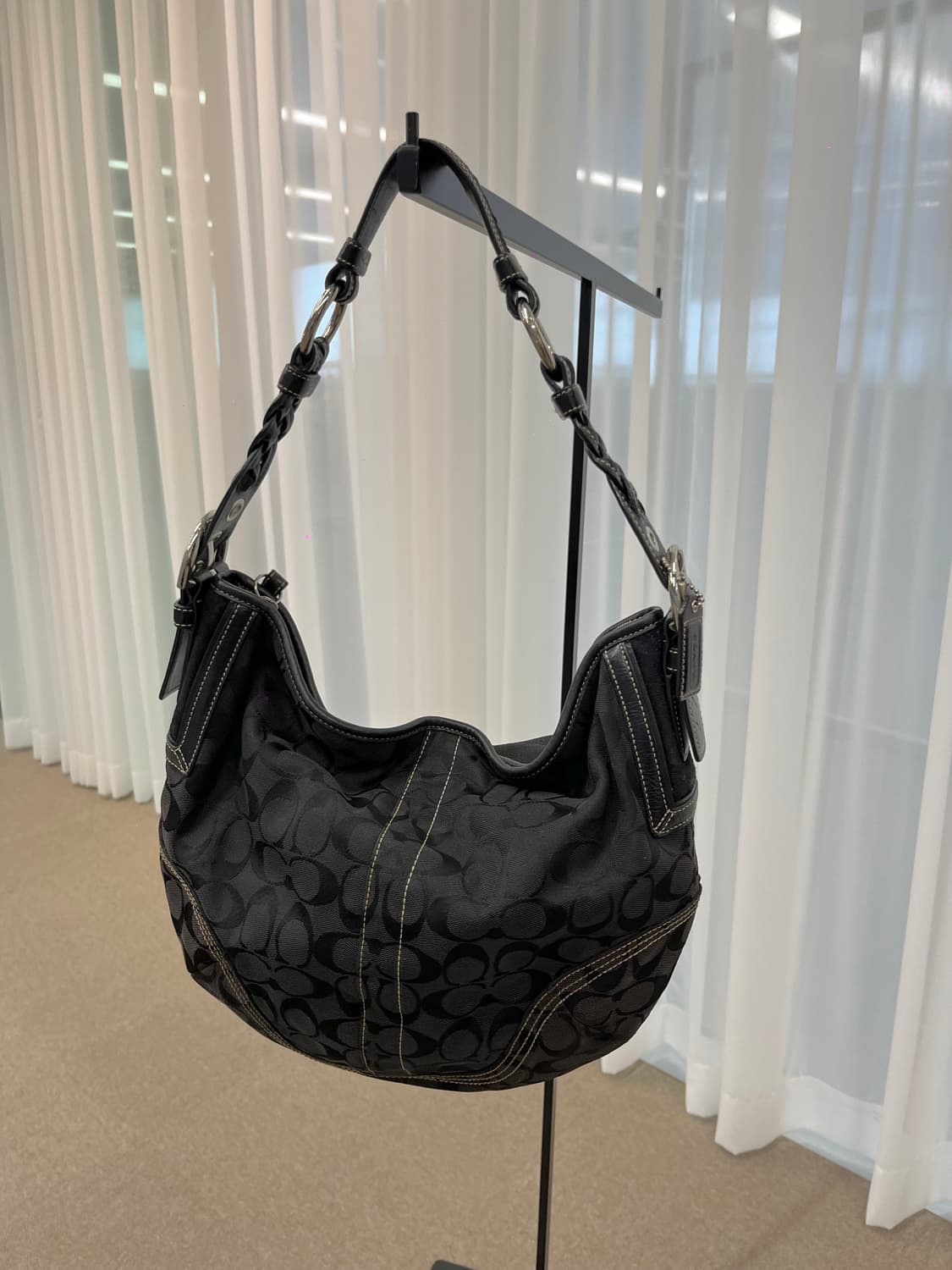Coach Black Half Moon Bag 상품이미지1