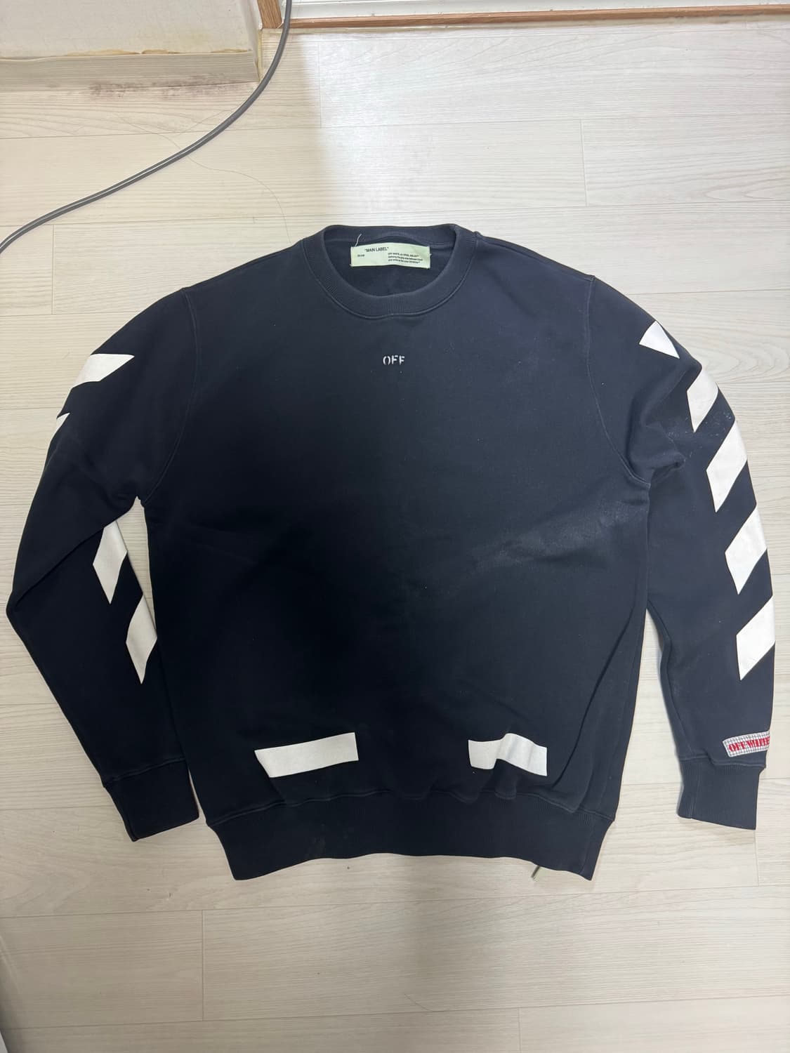 오프화이트 맨투맨 M사이즈 상품이미지2