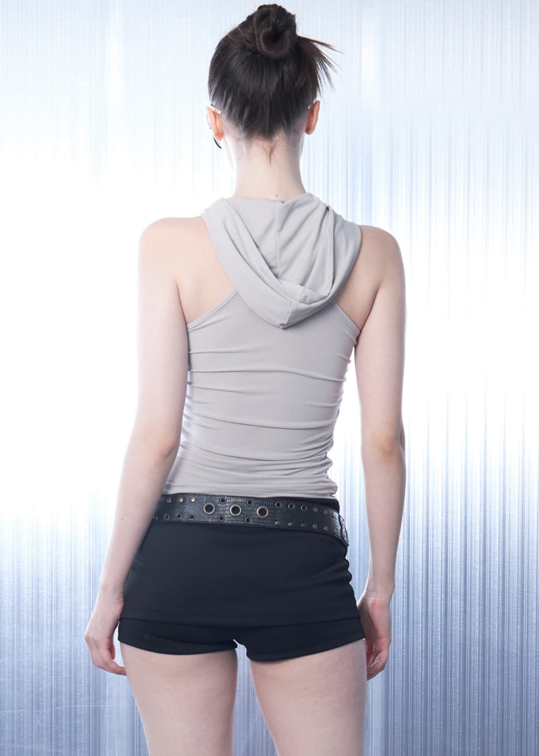 힐다 Hole Sleeveless Hoodie [Beige] 홀터넥 나시 상품이미지3