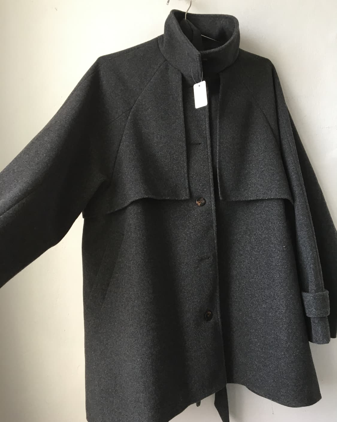 High neck cape silhouette tied coat 상품이미지4