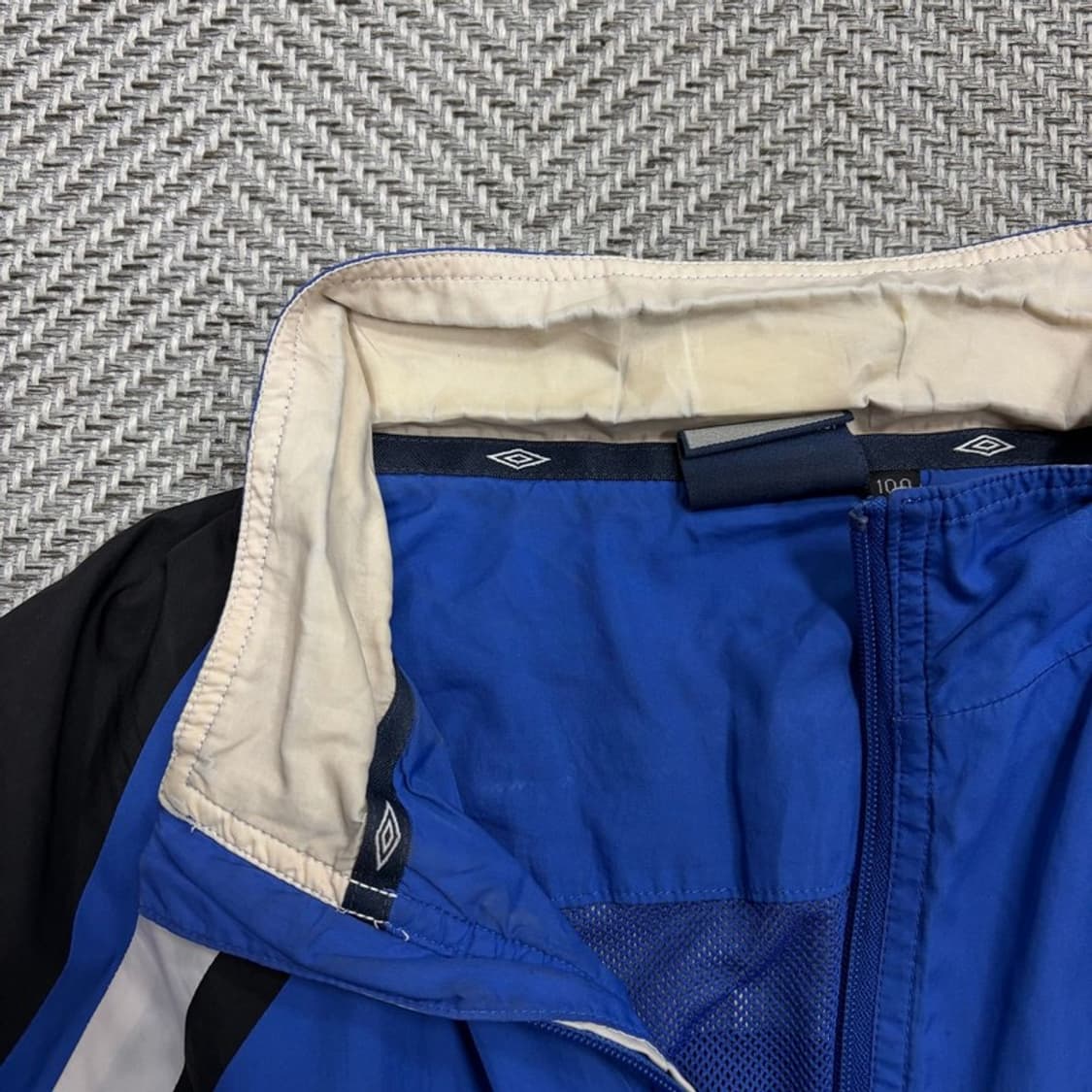 엄브로 배색 로고 바람막이 v1841 상품이미지6