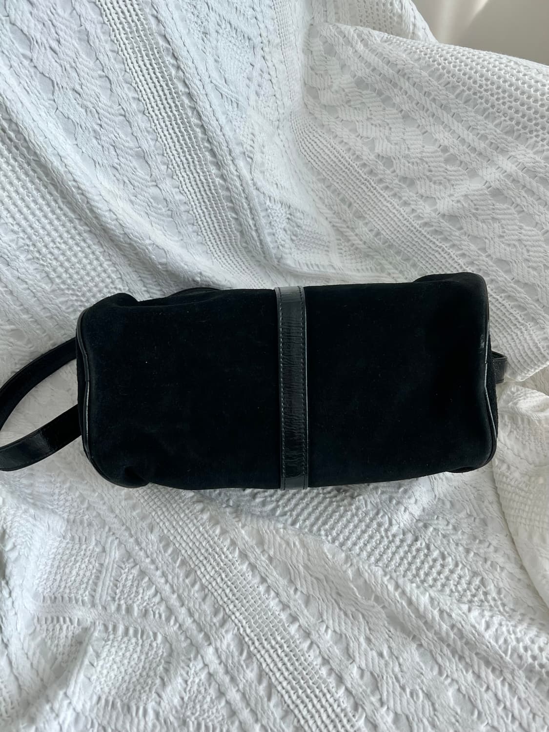 쿠레쥬 블랙 스웨이드 애나멜 원형 숄더백 상품이미지8