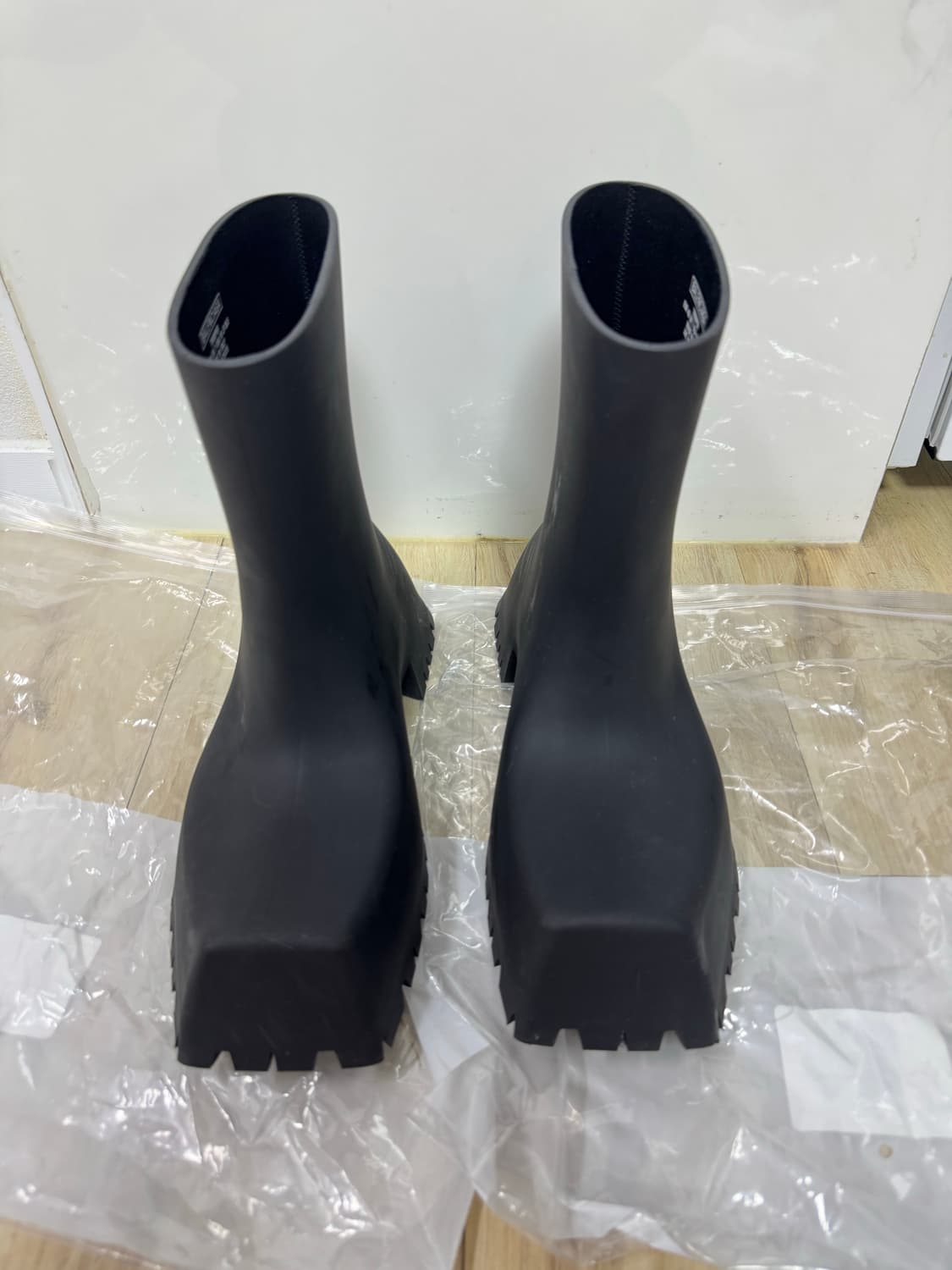 [C40]발렌시아가 트루퍼 러버 부츠 판매 상품이미지3