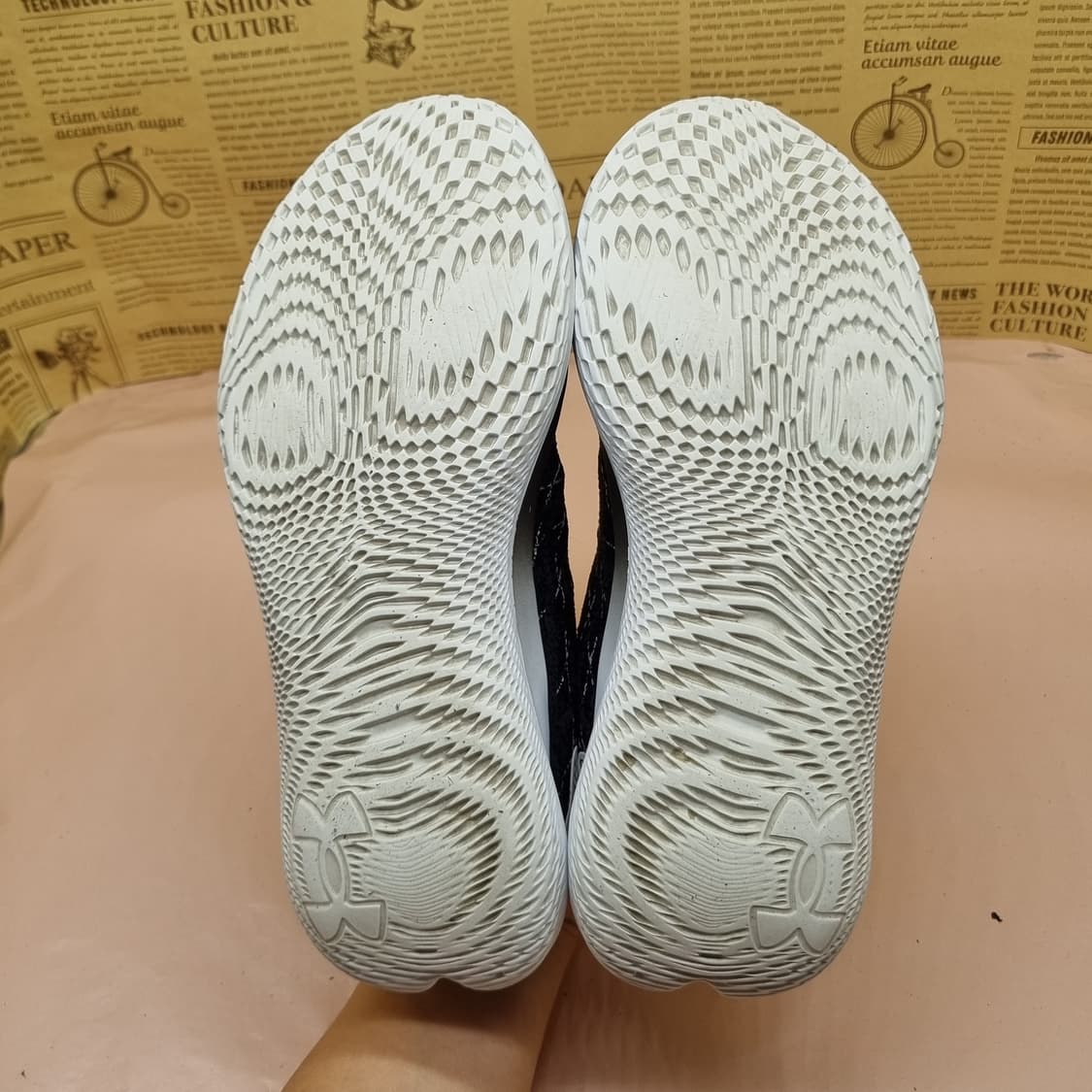 언더아머 플로우 벨로시티 운동화245  상품이미지3