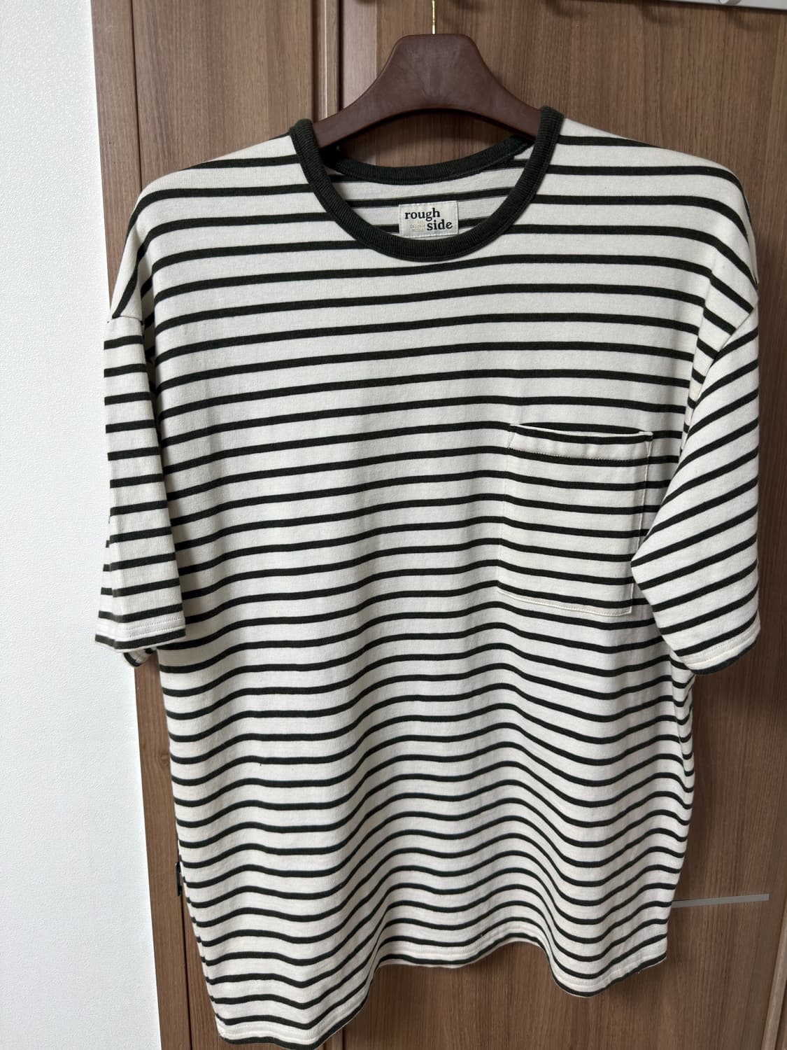 러프사이드 멀티 스트라이프 티 다크올리브 2 상품이미지1